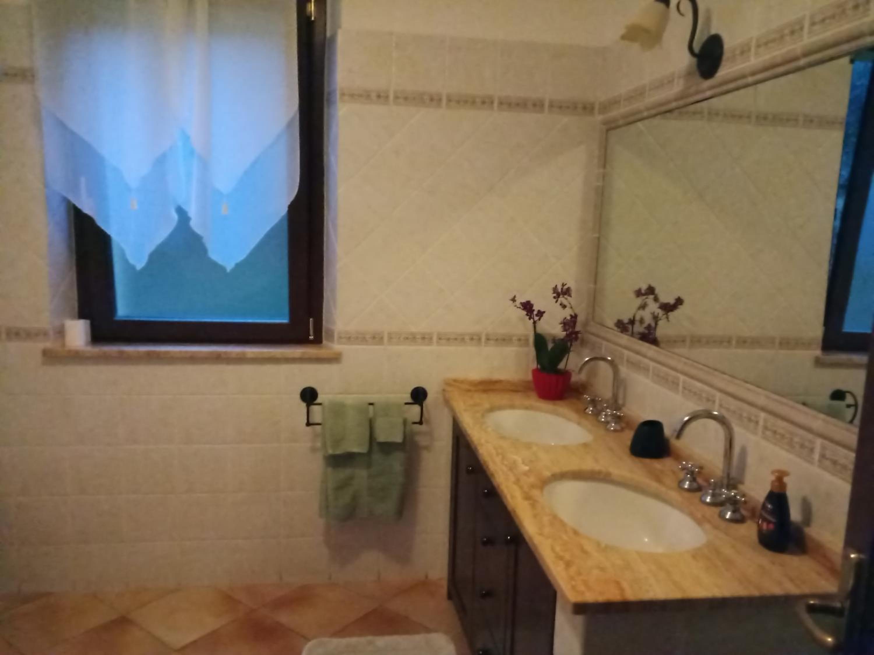 Family Room with Private Bathroom photo 1