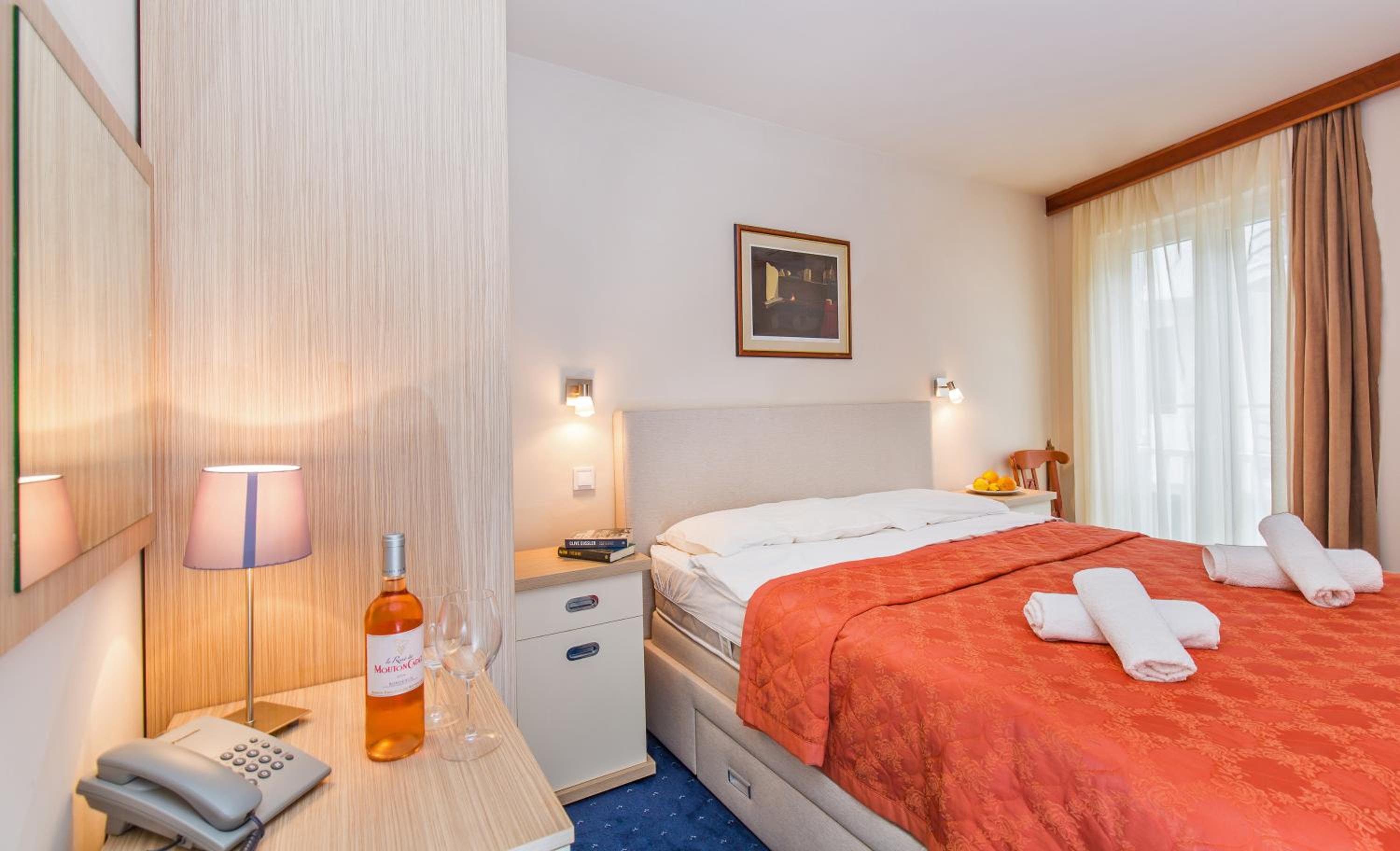 Double Room thumbnail 5