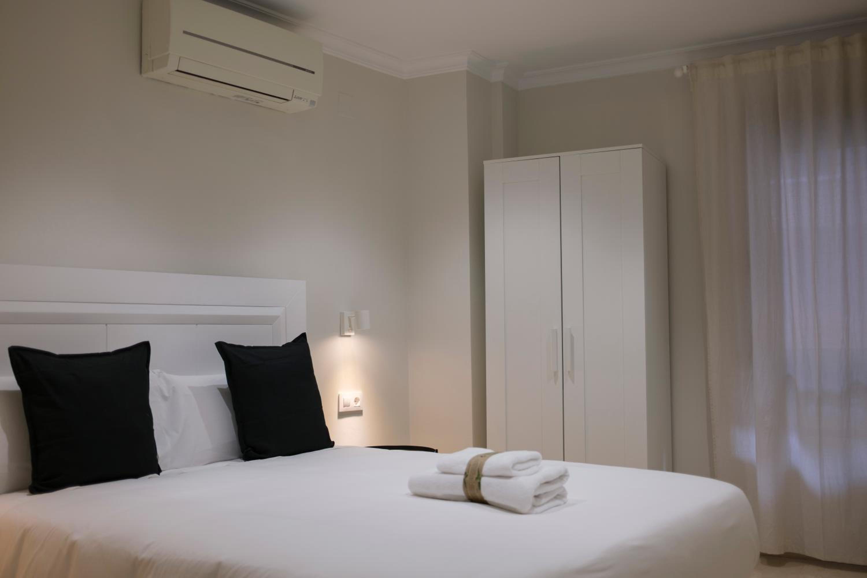 Two-Bedroom Apartment with City View photo 3