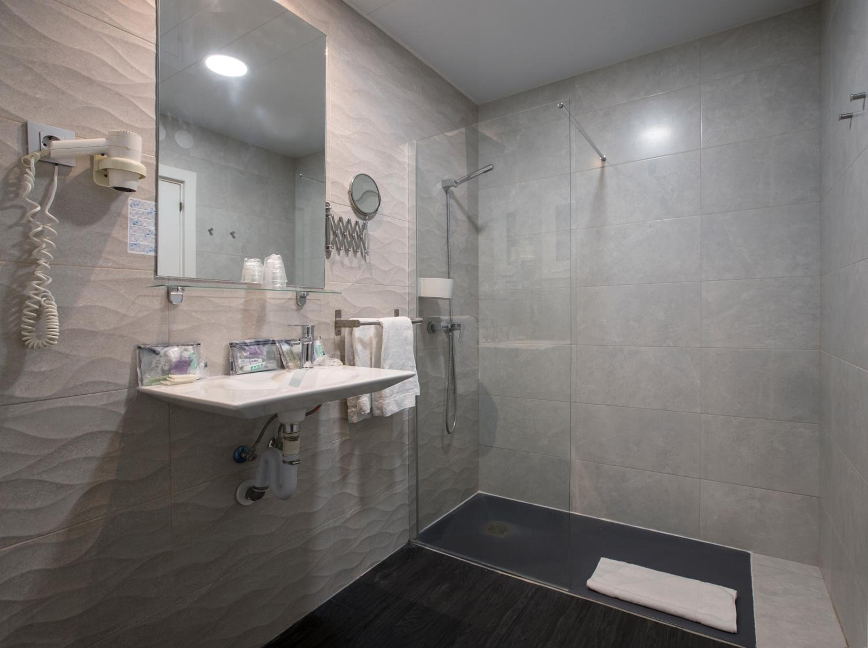 Triple Room with Balcony photo 2