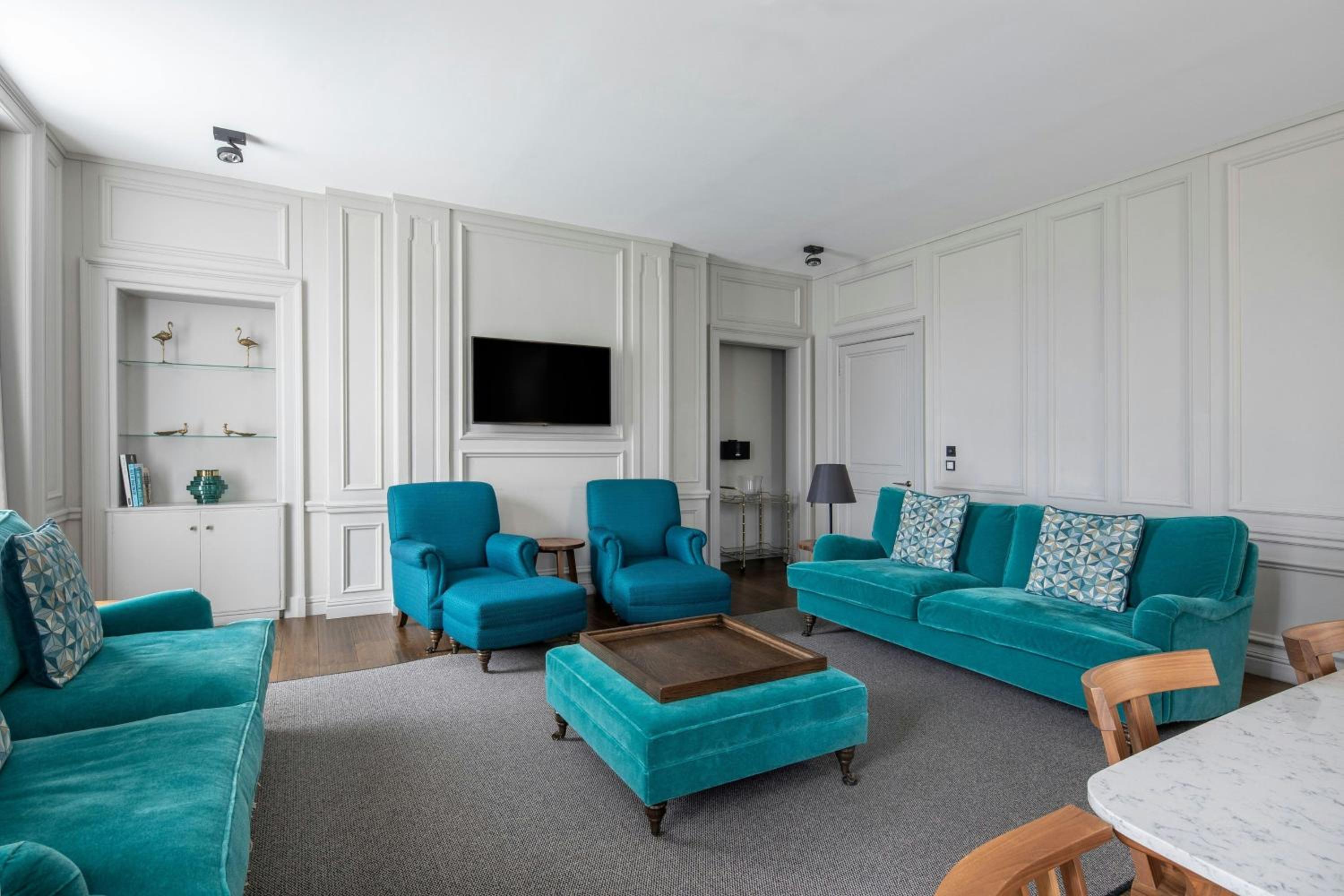 Two-Bedroom Suite with King and Double Beds photo 2