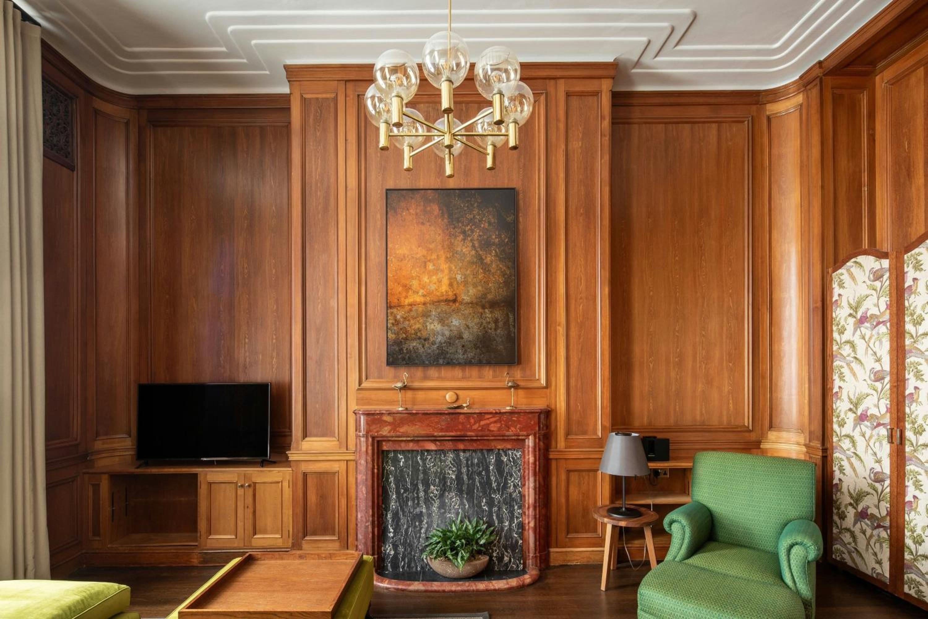 Family King Suite with City View photo 3