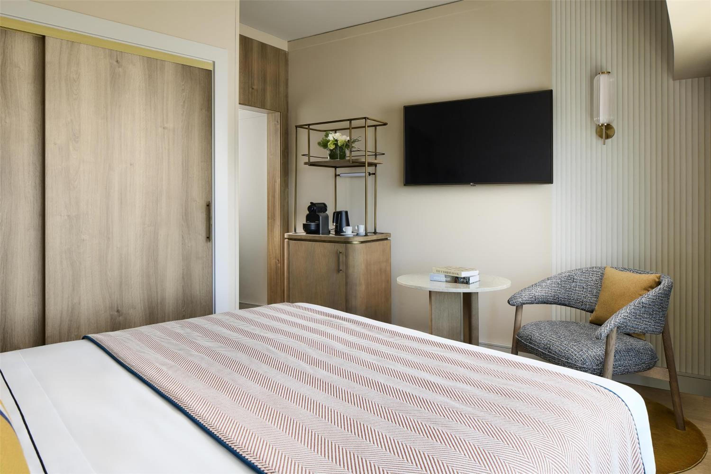 Deluxe Single Room - Photo 2