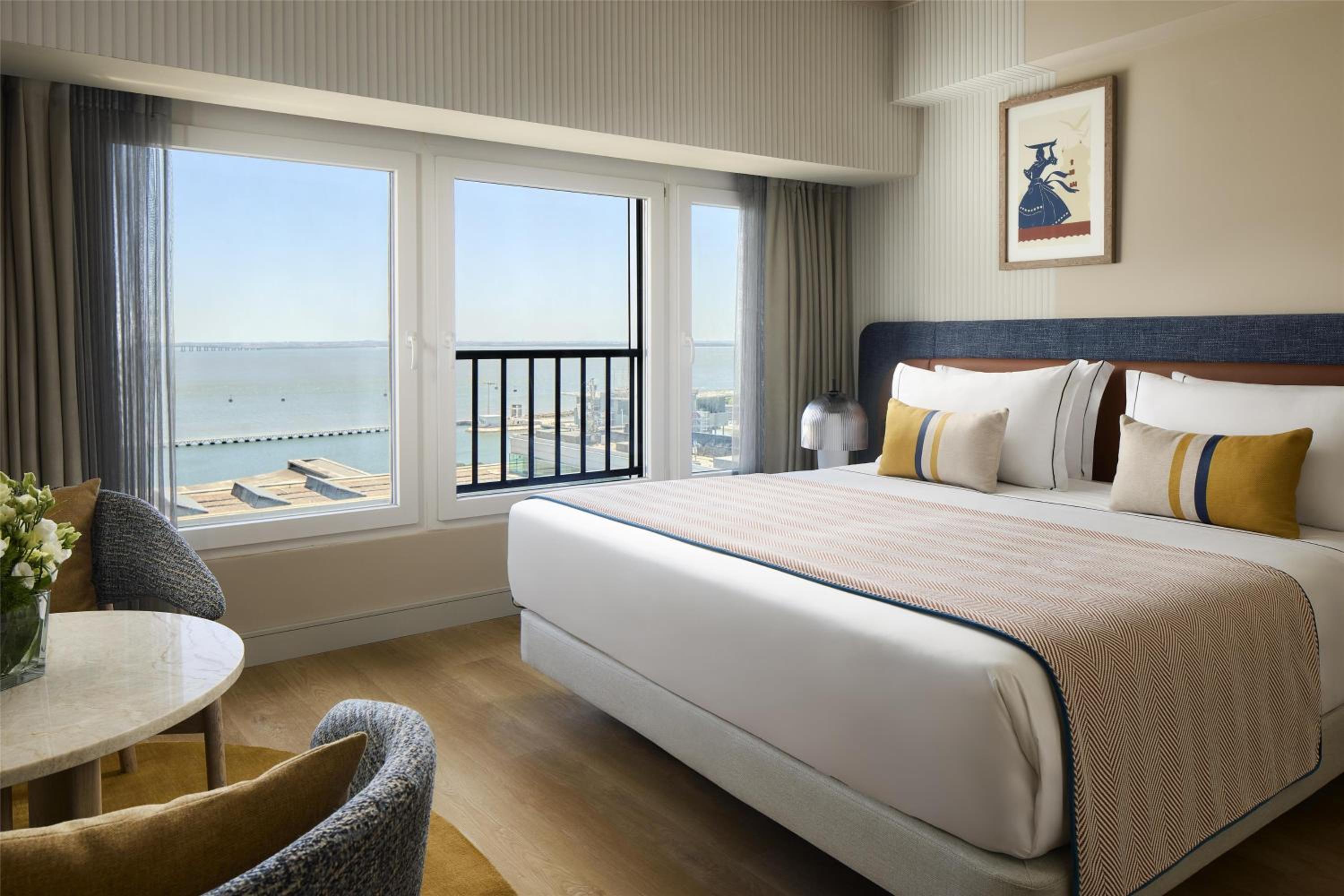 Deluxe Double Room with View - Photo 4