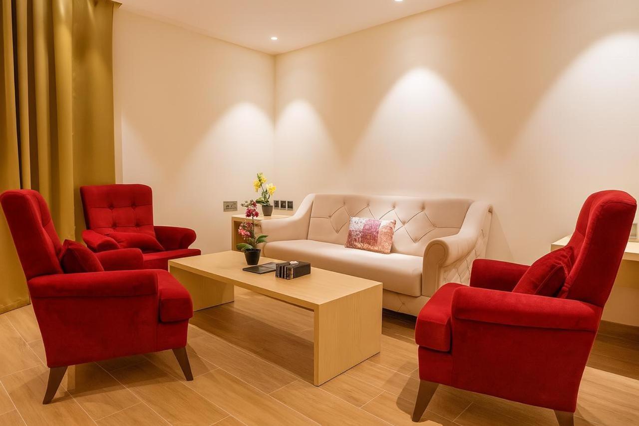 Deluxe Suite photo 1