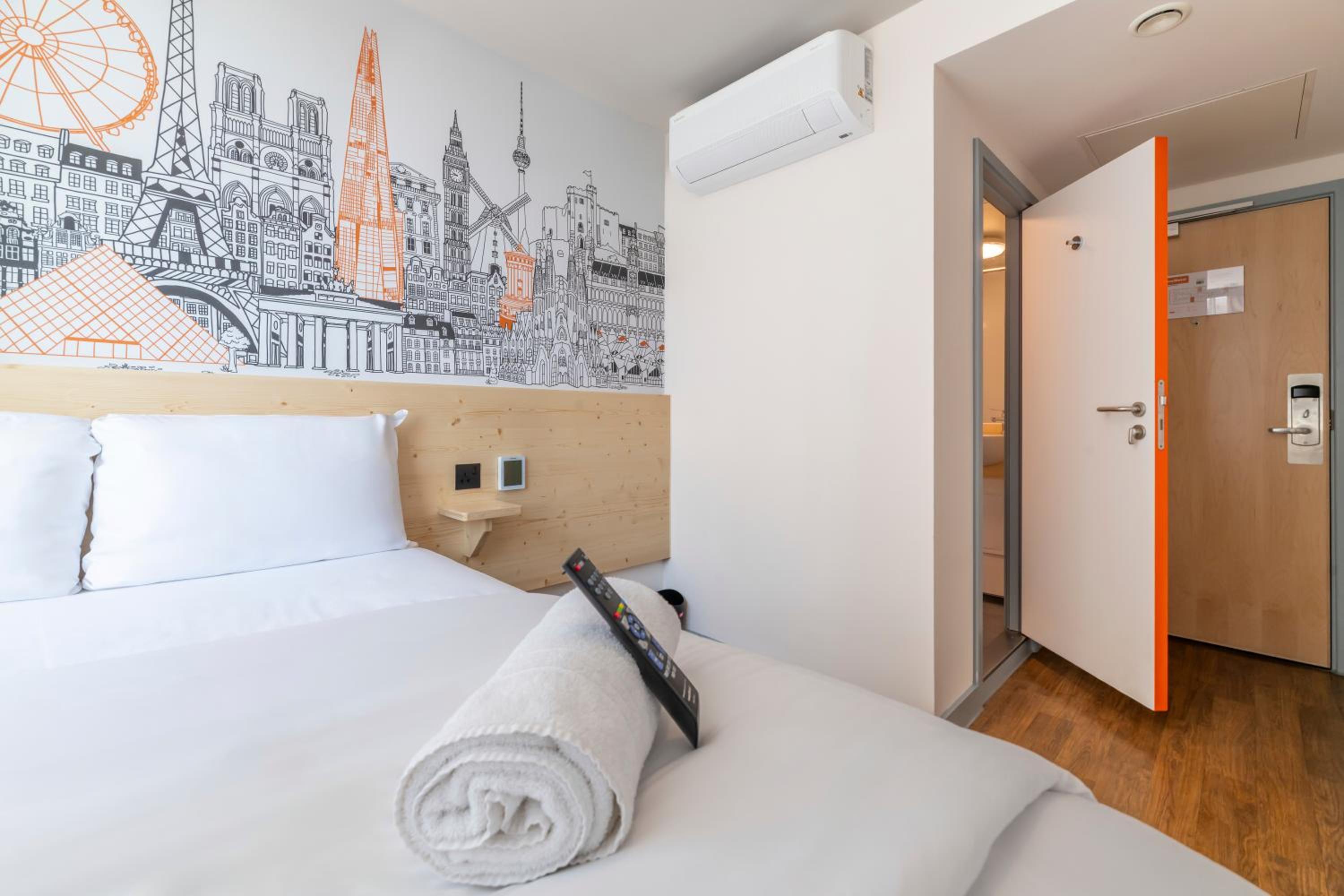 Renovated Double Room photo 3