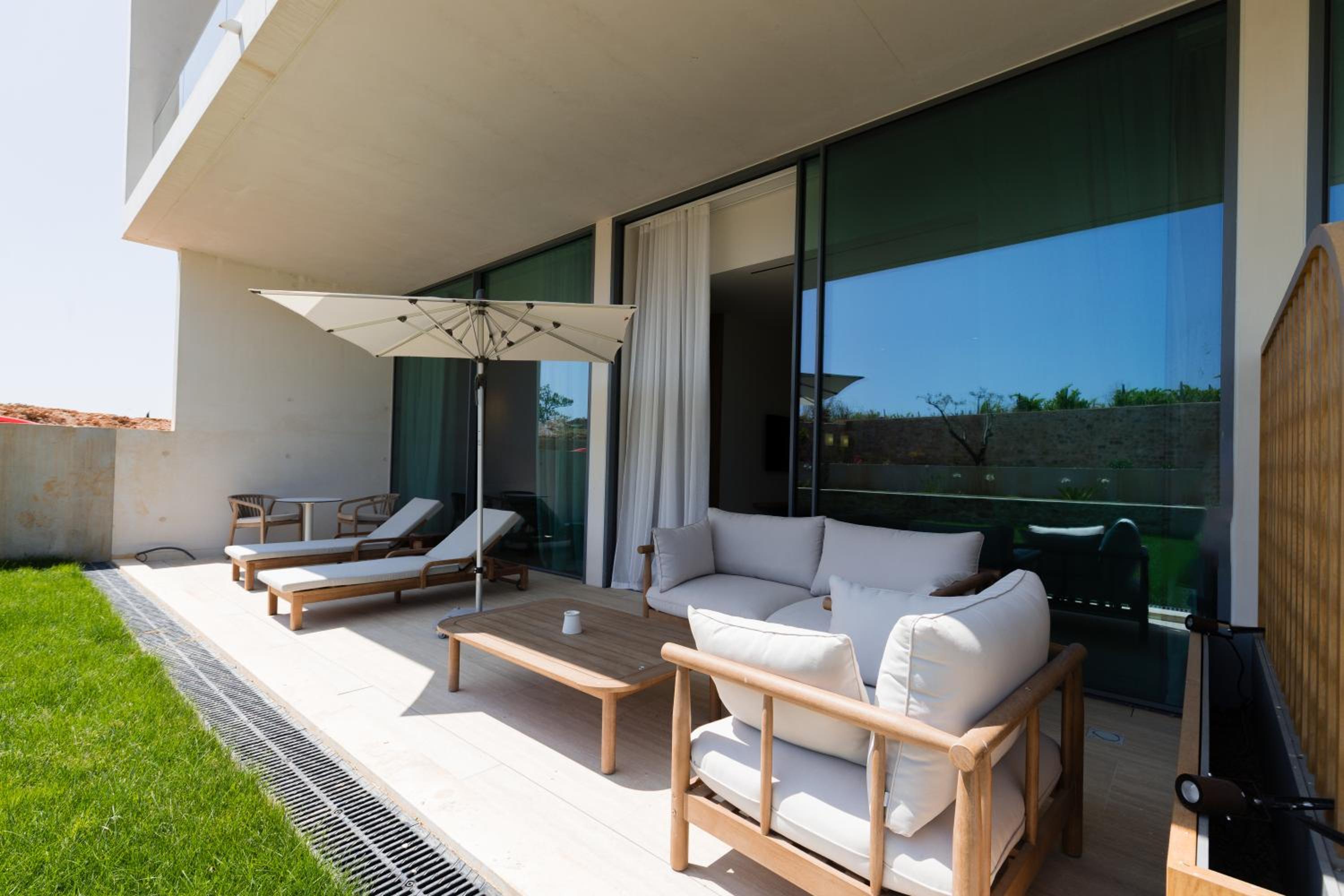 Privilege Junior Suite with terrace-New Building - Photo 9