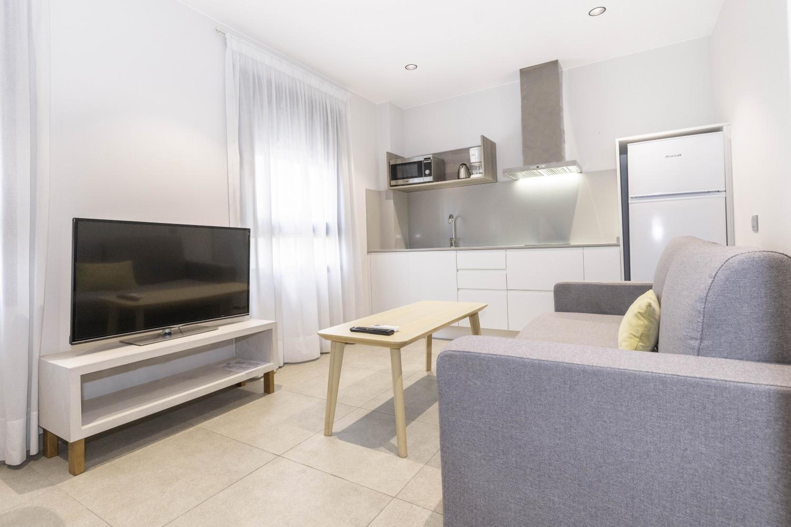 Standard Apartment thumbnail 6