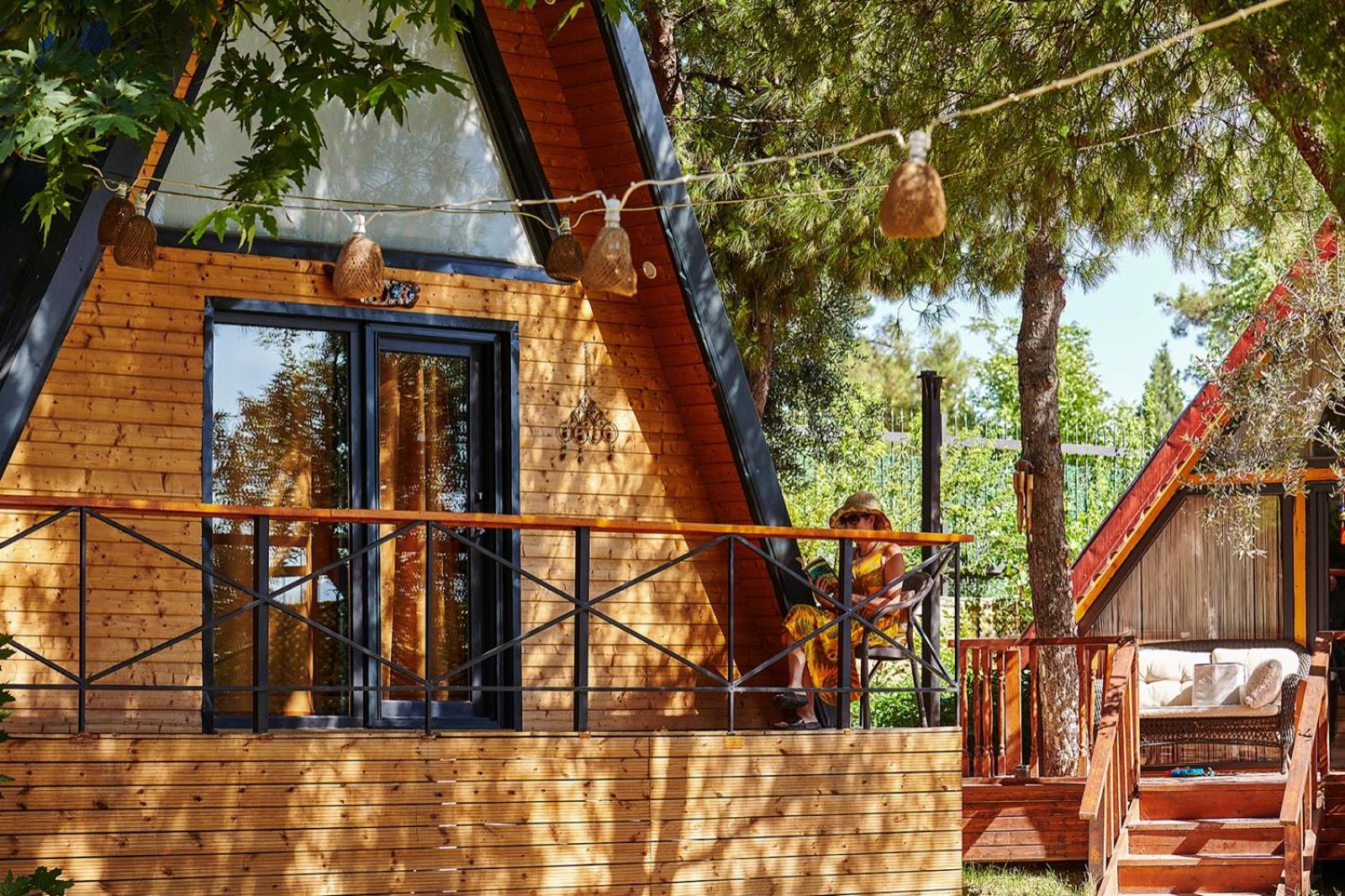 Deluxe Bungalow with Garden View - Photo 2