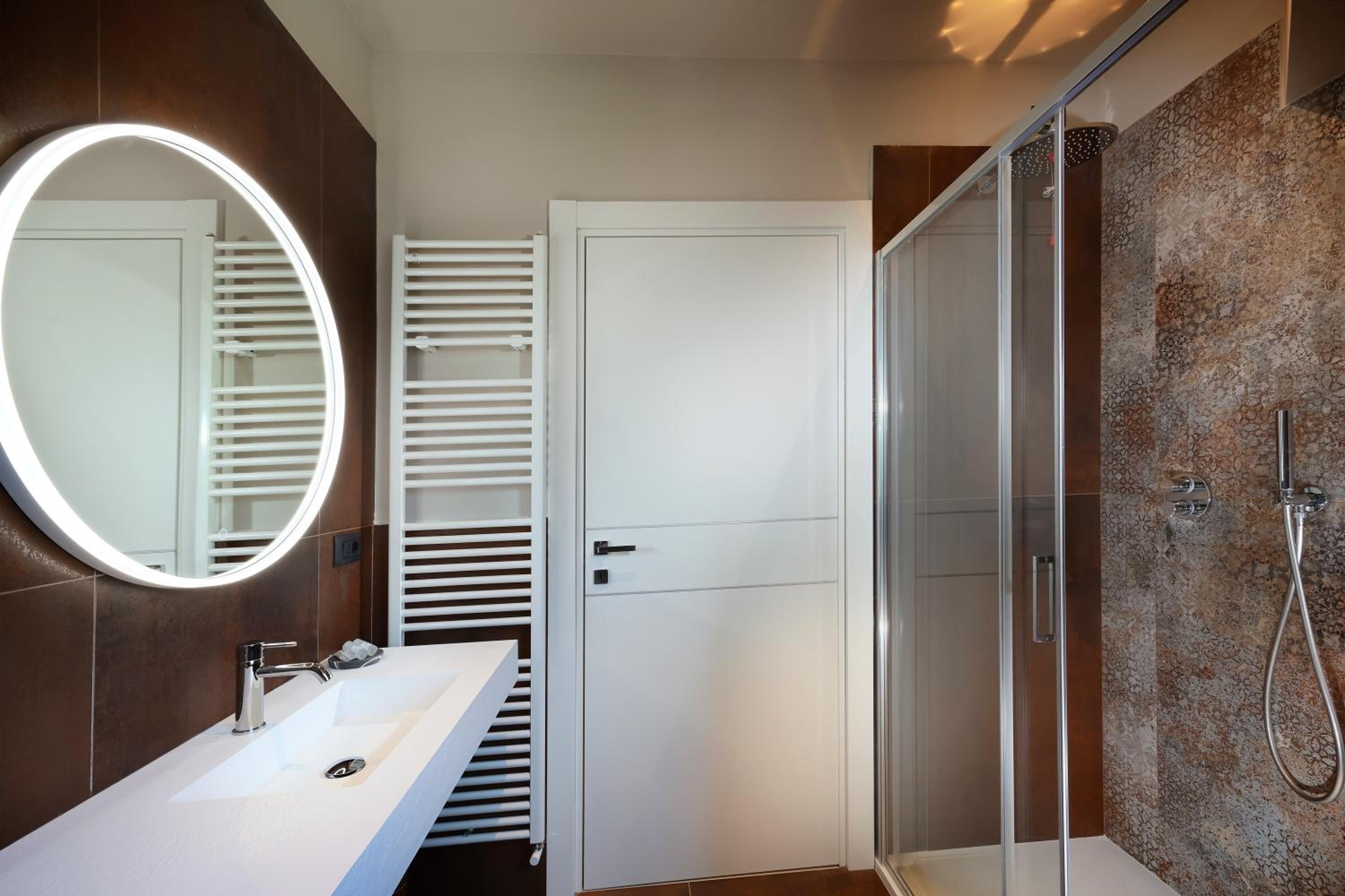 Deluxe Double or Twin Room photo 2