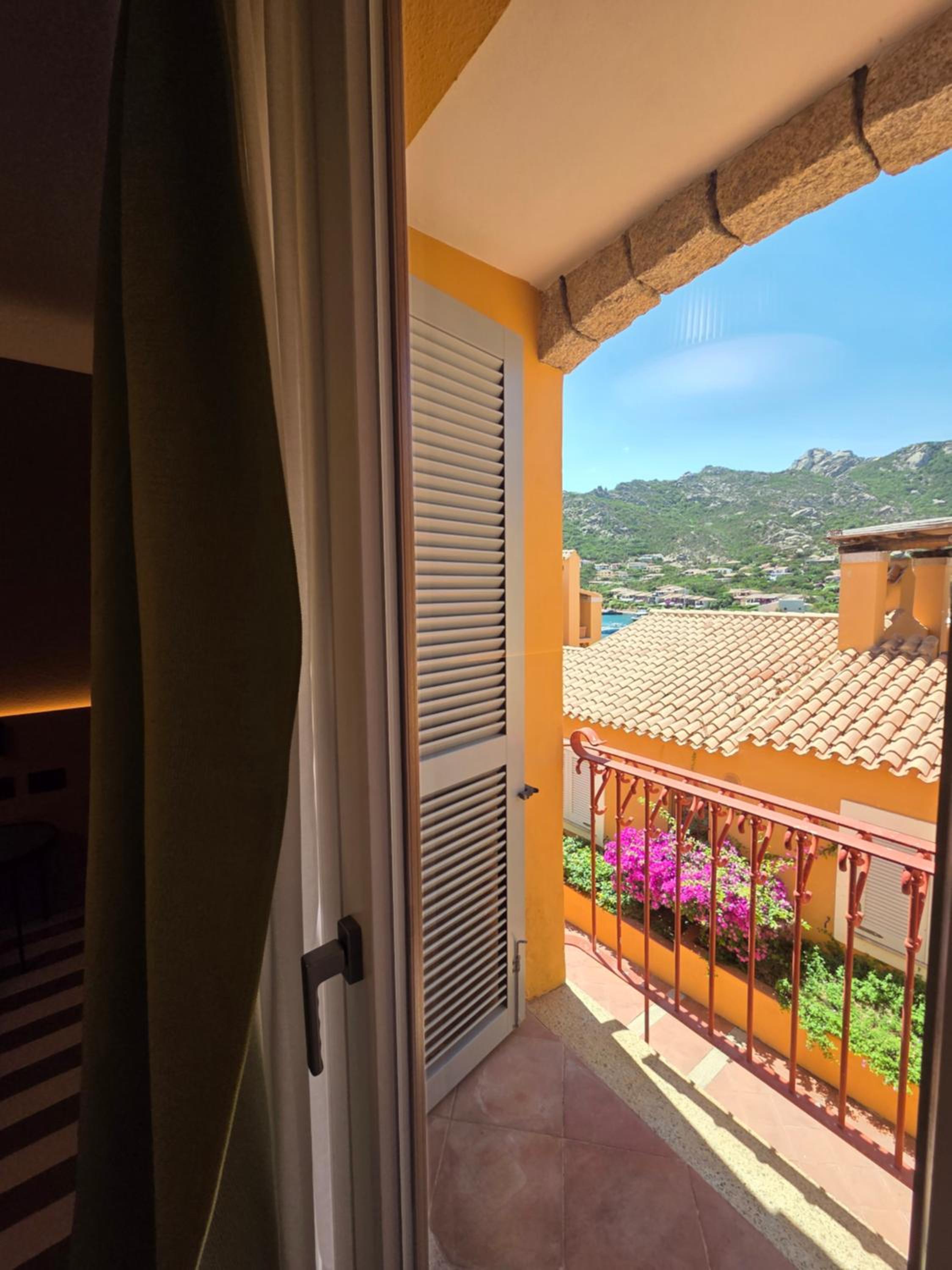 Standard Double Room - Photo 9