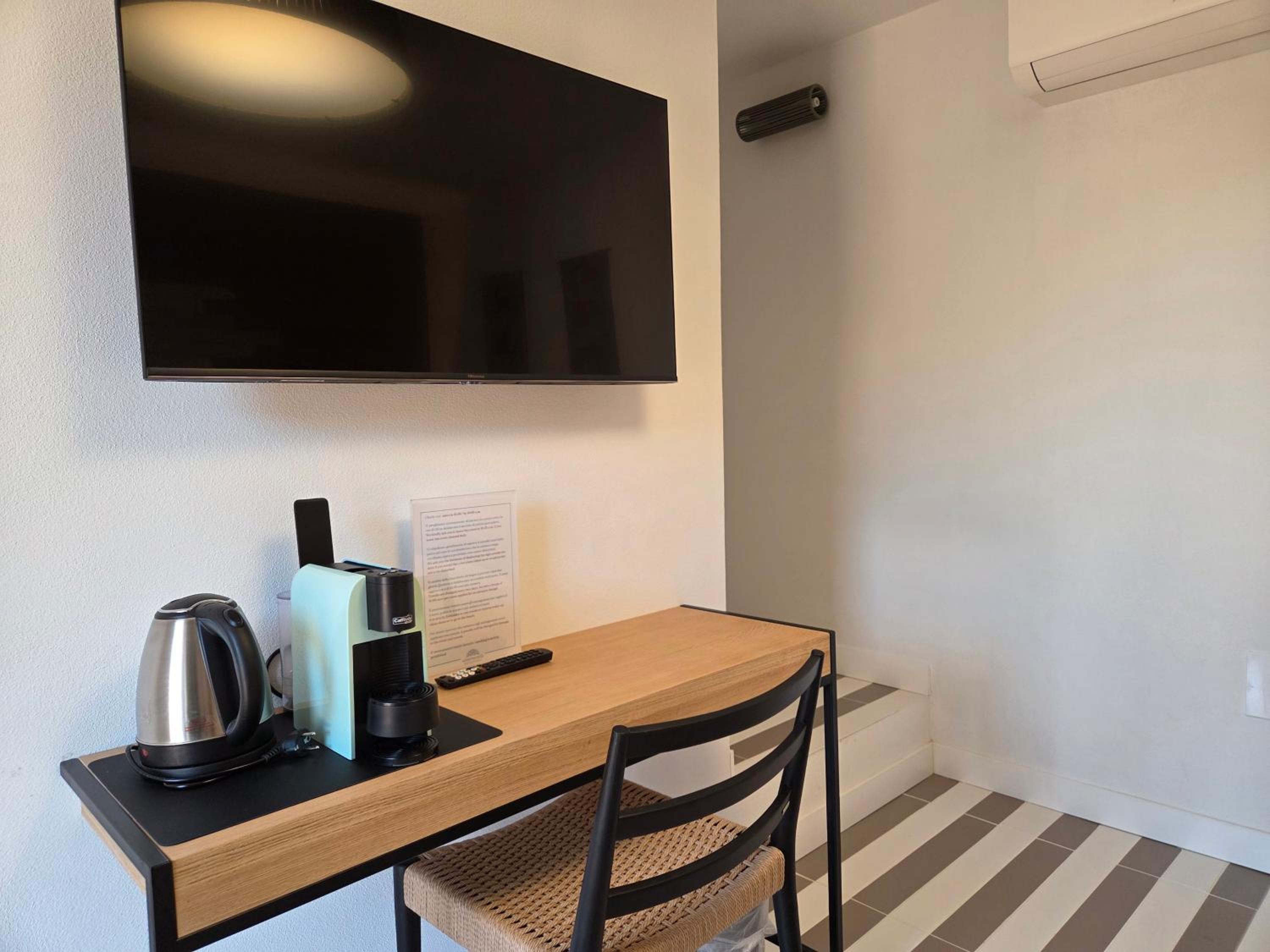 Standard Double Room - Photo 5