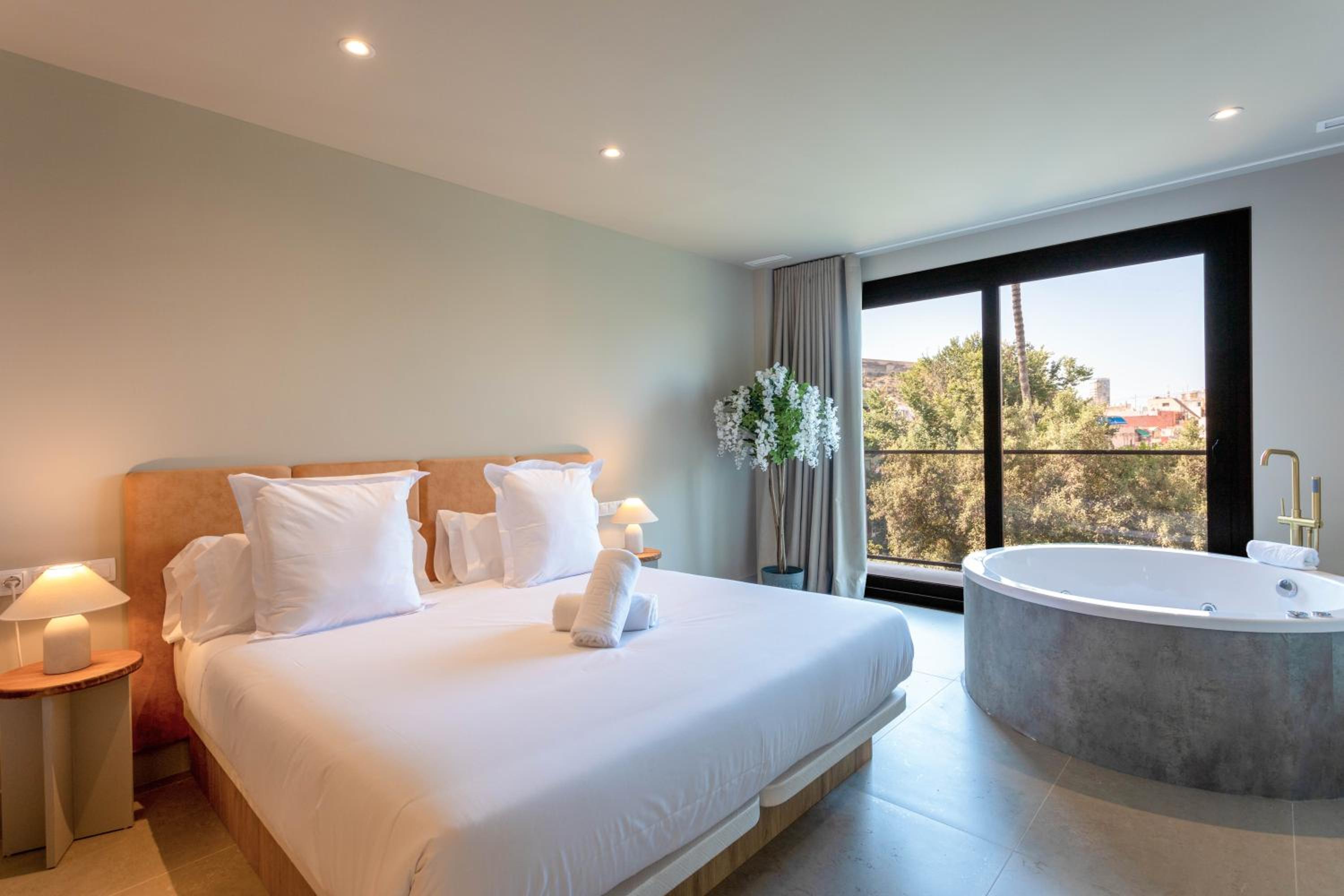 Deluxe Double Room with Bath