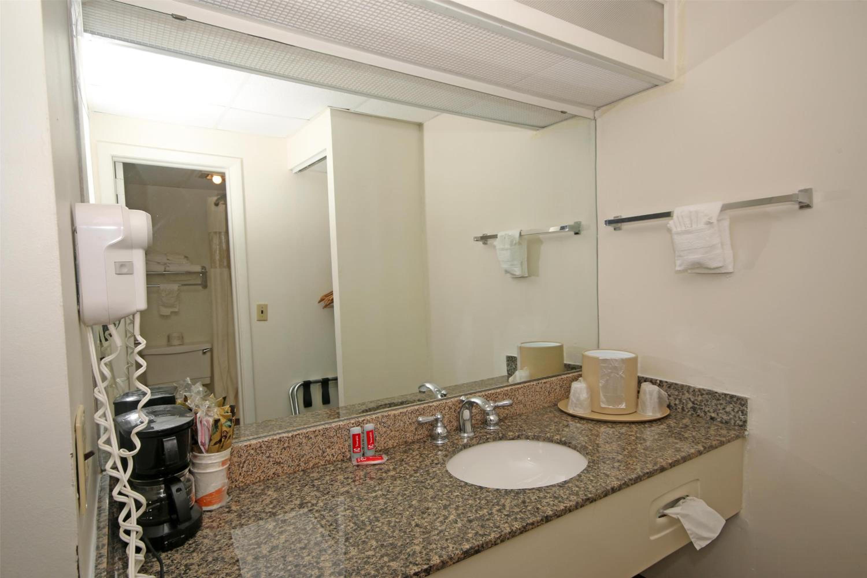 Accessible 1 Double Bed - Photo 2