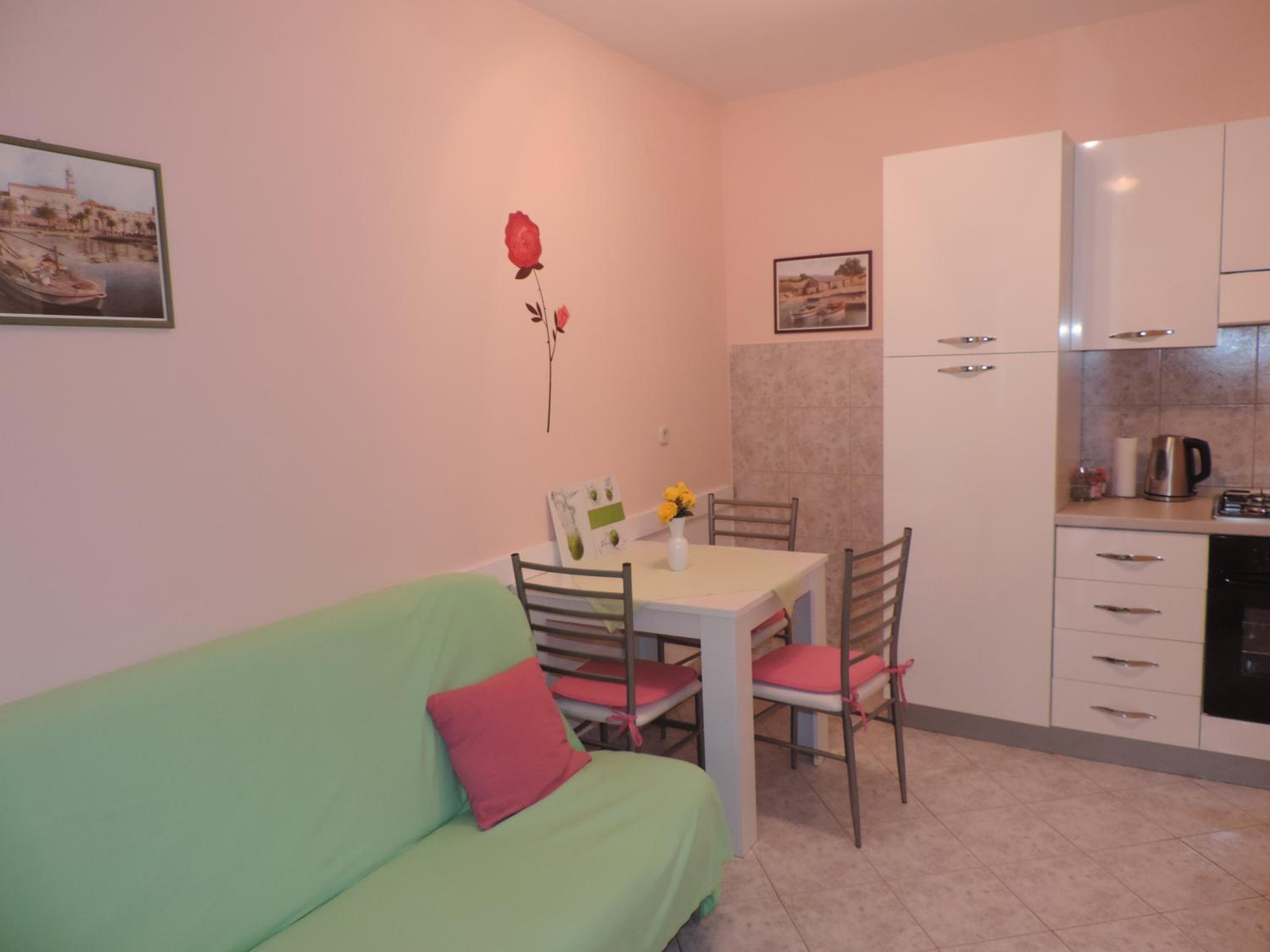 One-Bedroom Apartment with Patio - Photo 7
