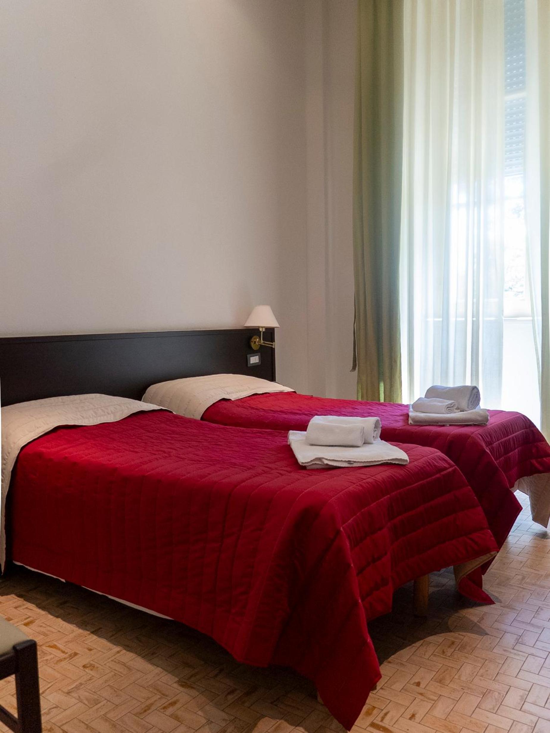 Double or Twin Room photo 2