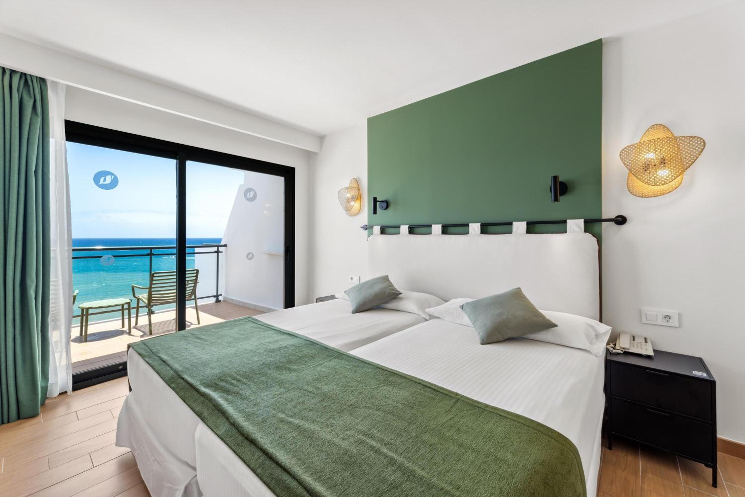 Family Room with Sea View