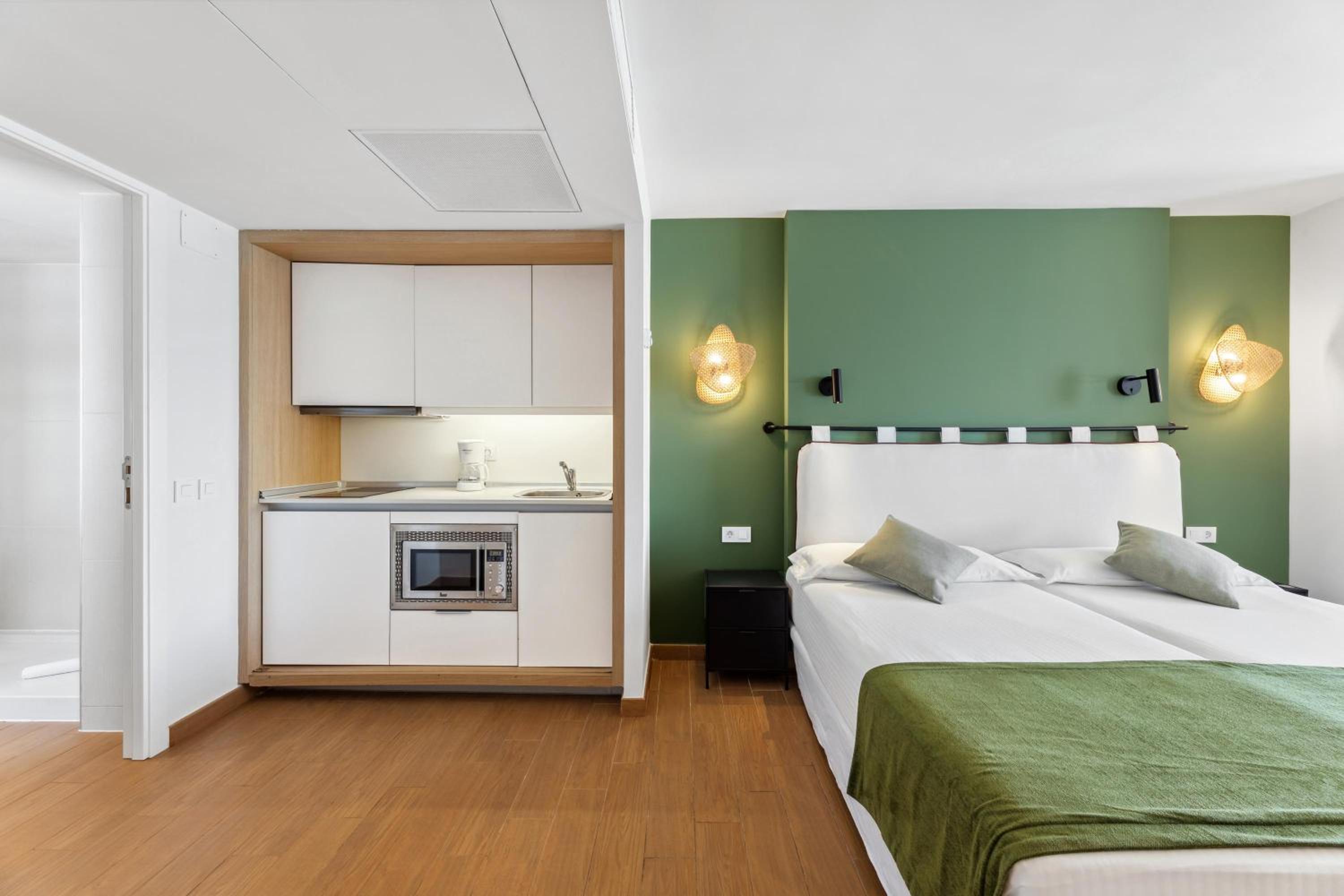 Quadruple Room with Sea View