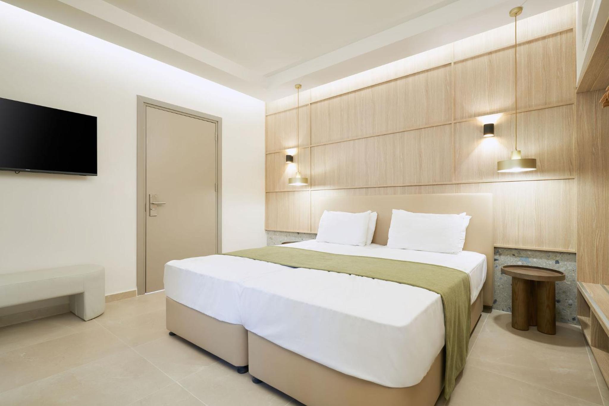 Small Twin Room photo 1