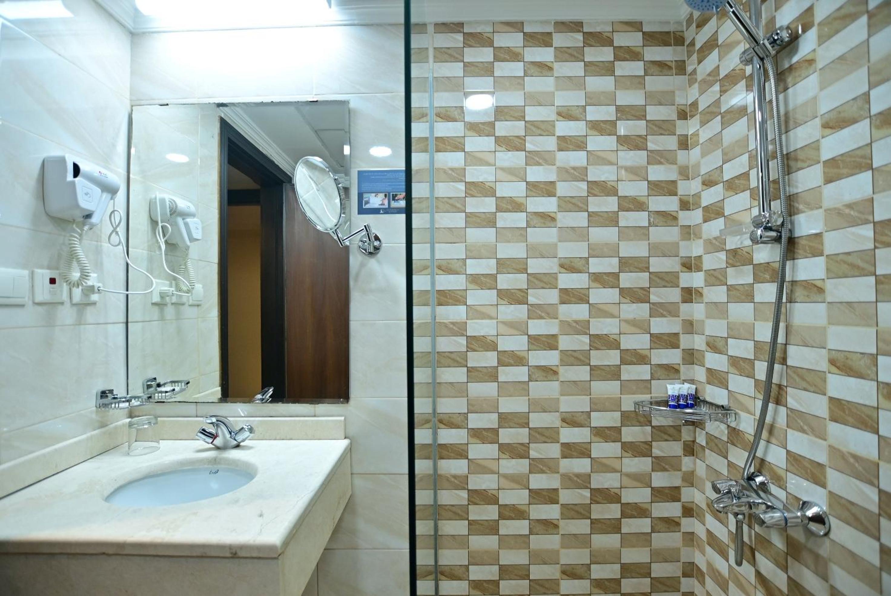 Premium Room with Five Single Beds photo 1