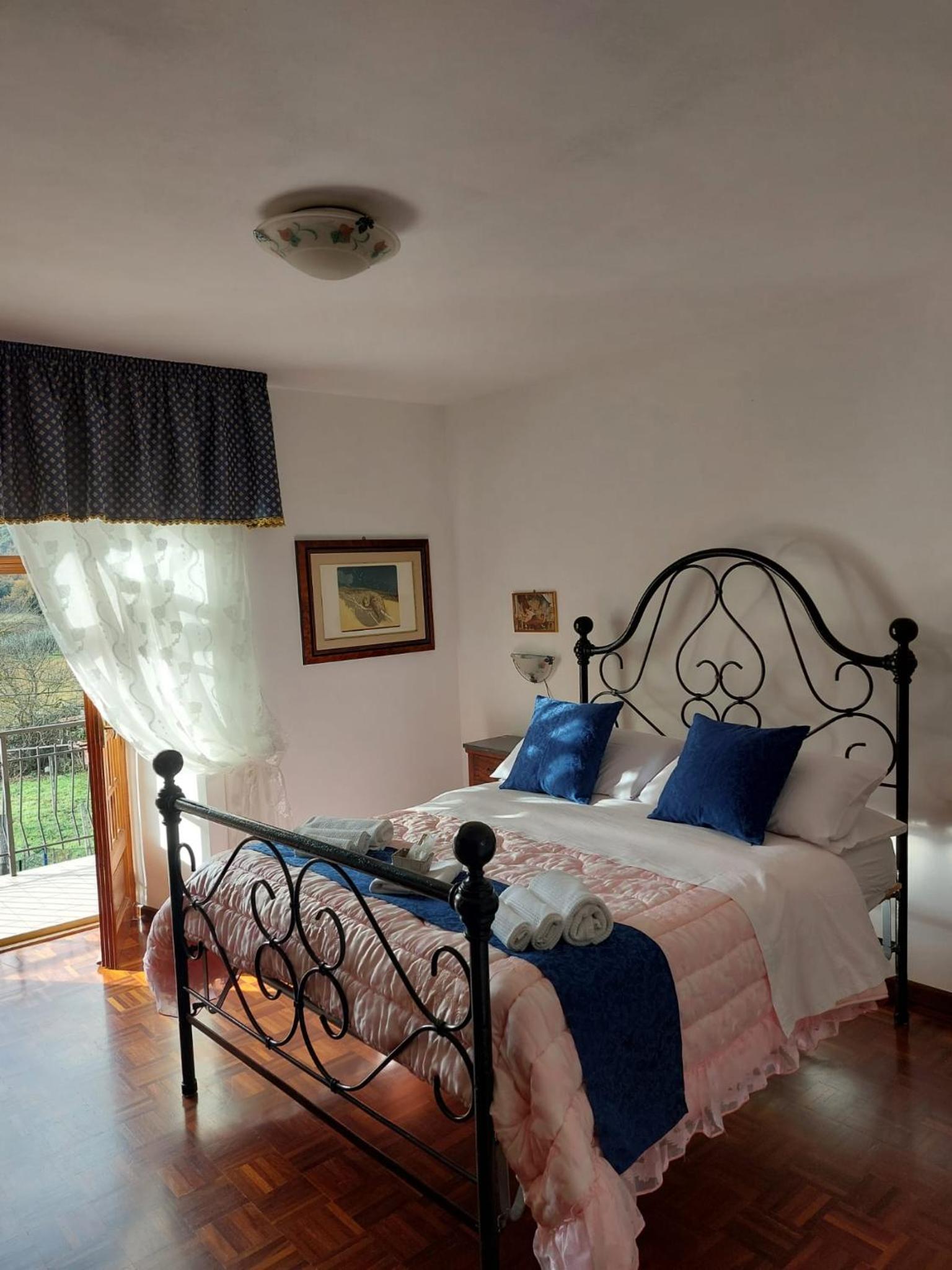 Double Room with Private Bathroom photo 2