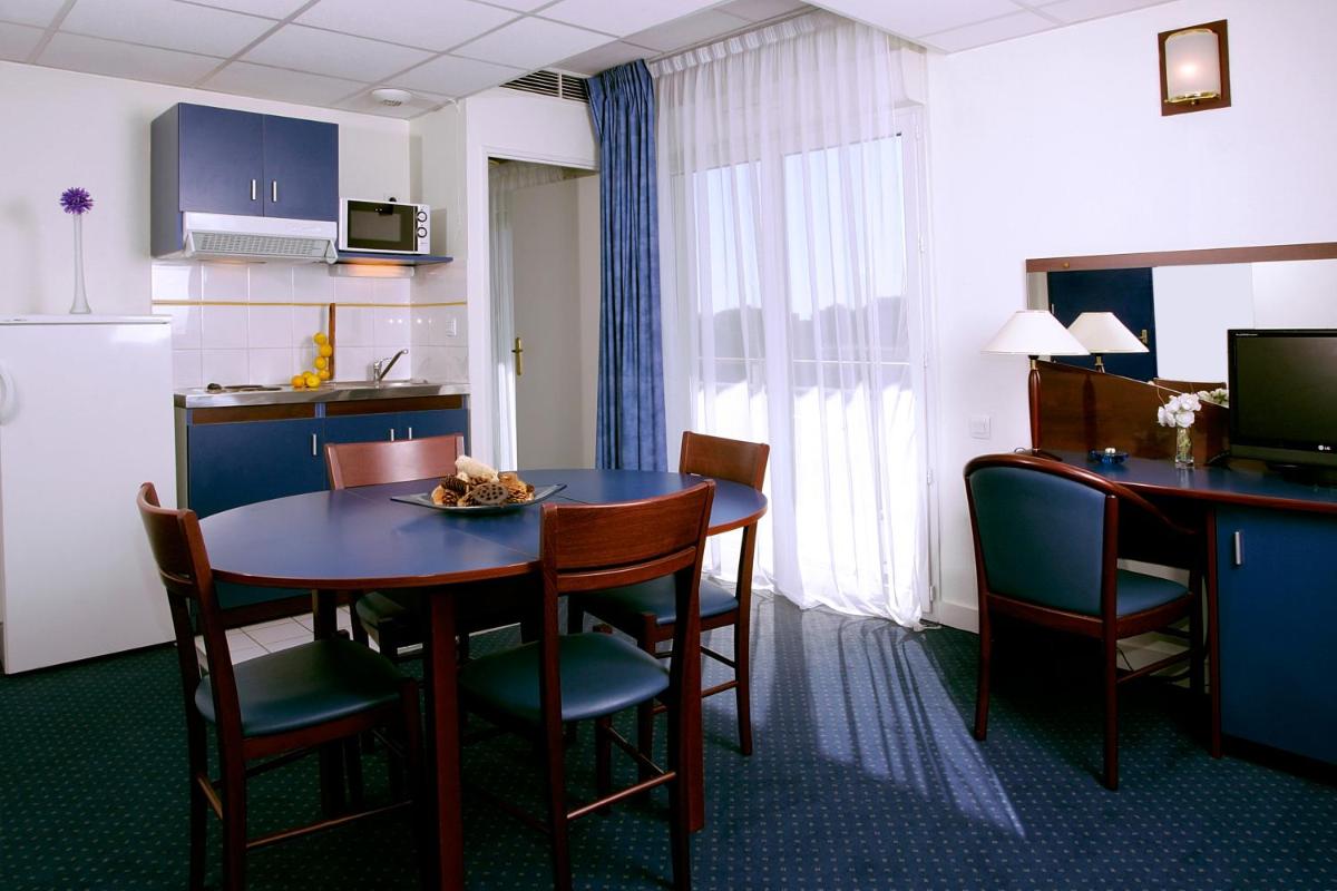 Large Apartment photo 3
