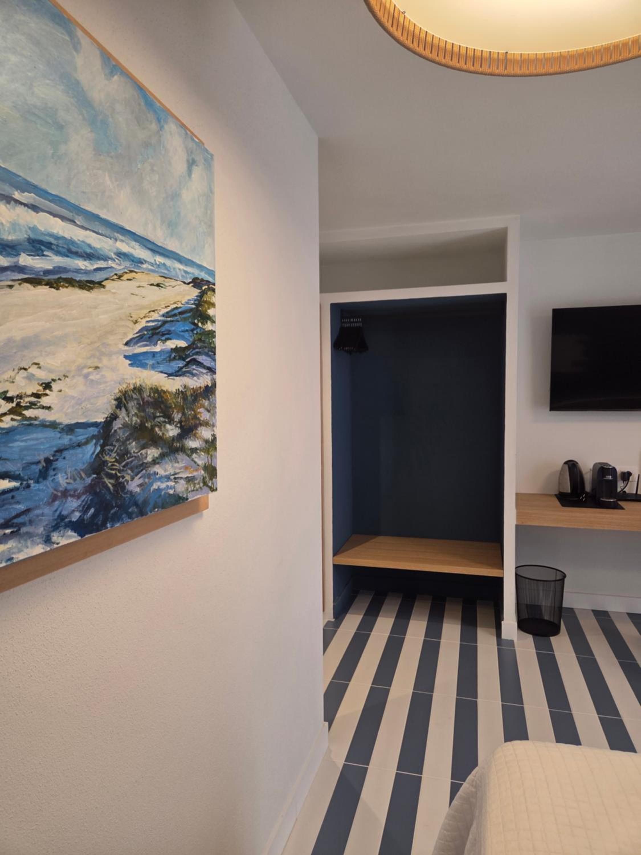 Deluxe King Room photo 2