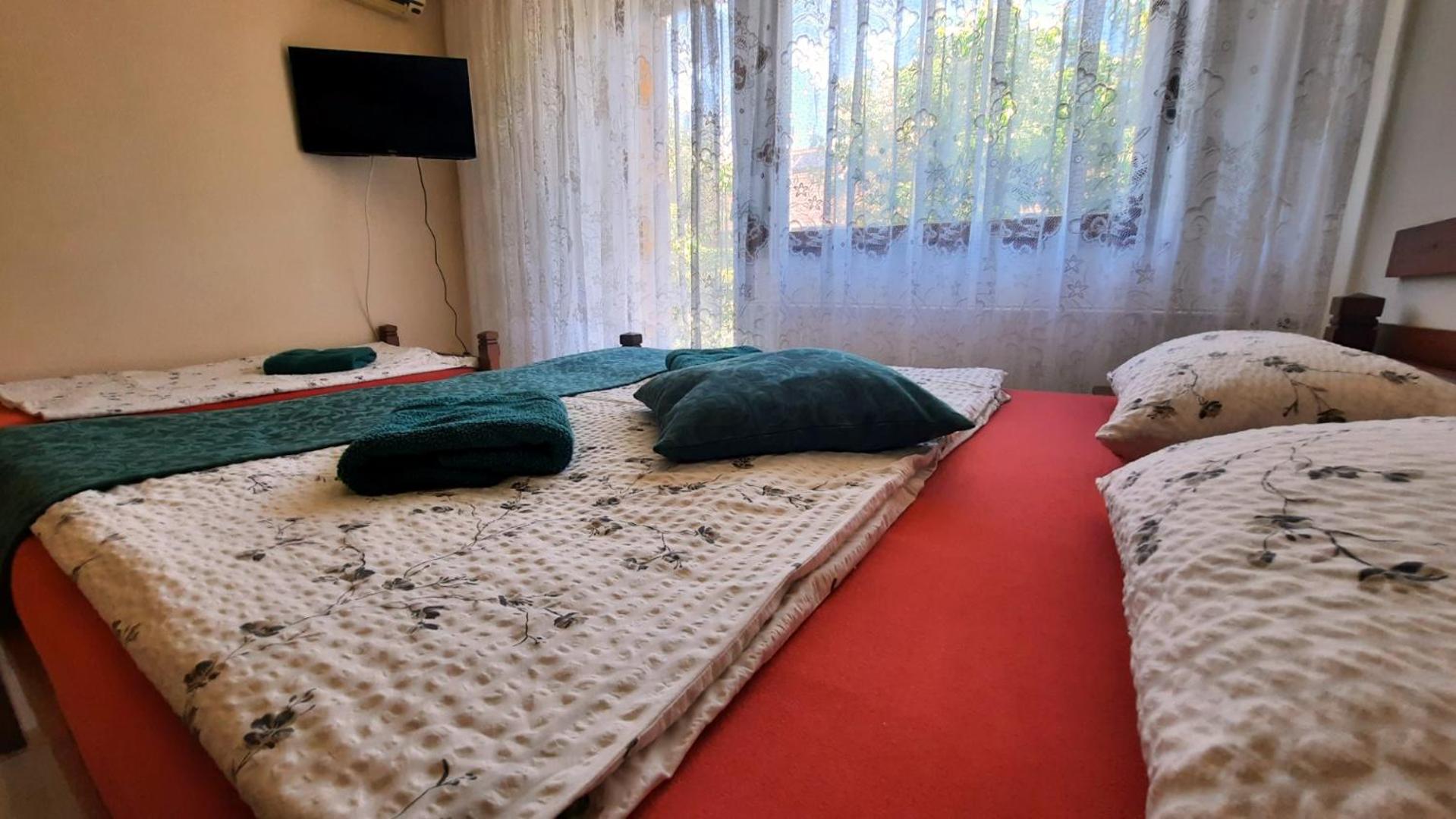 Triple Room with Private Bathroom photo 3