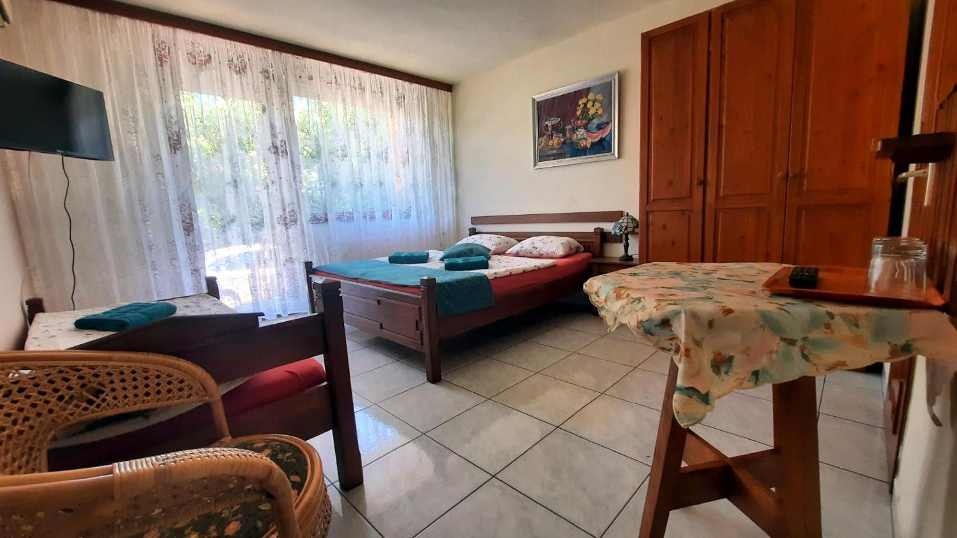 Triple Room with Private Bathroom photo 2