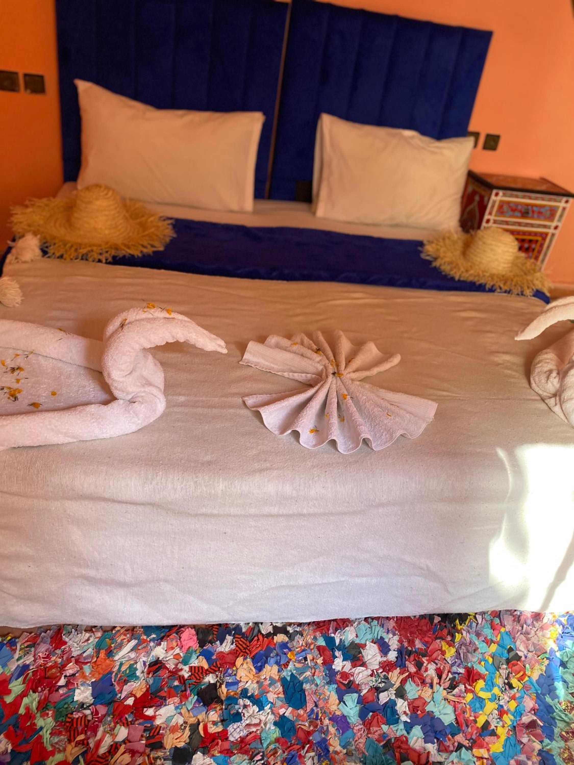 Double Room with Private Bathroom - Photo 2