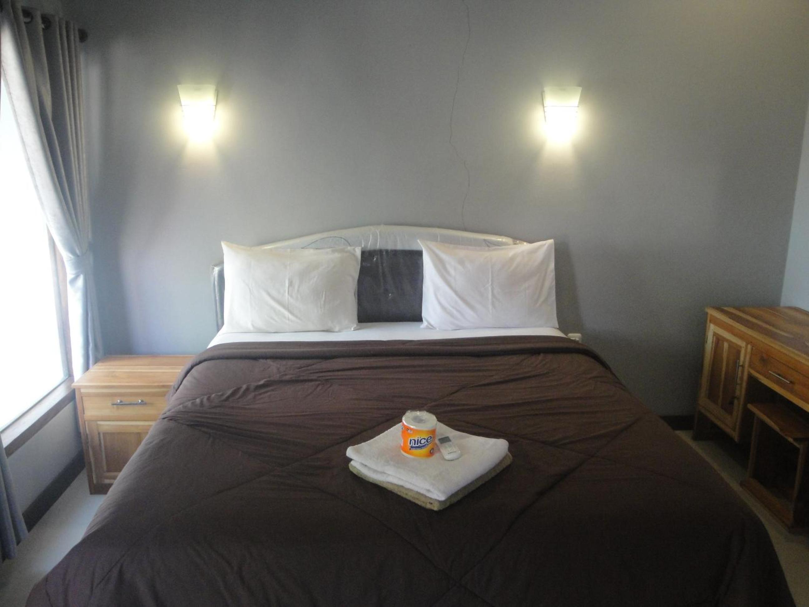 Deluxe Double Room - Photo 9