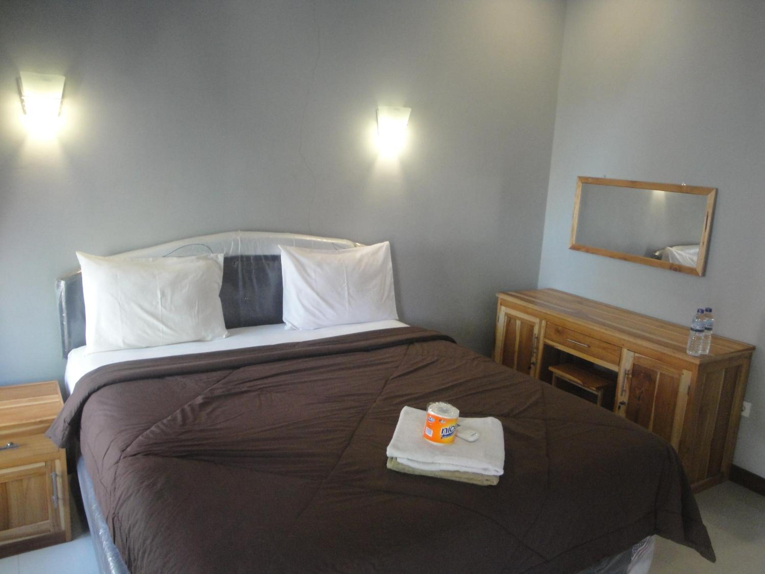 Deluxe Double Room - Photo 8