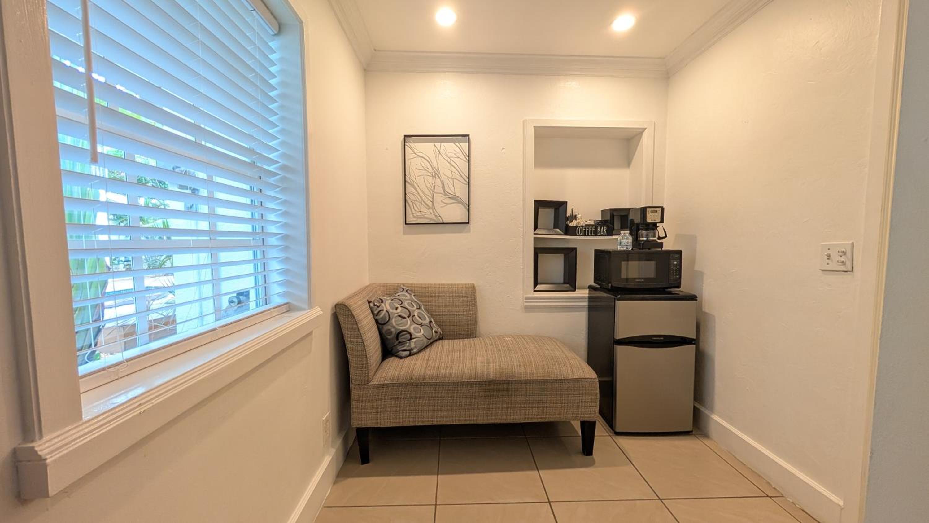 Standard Queen Room