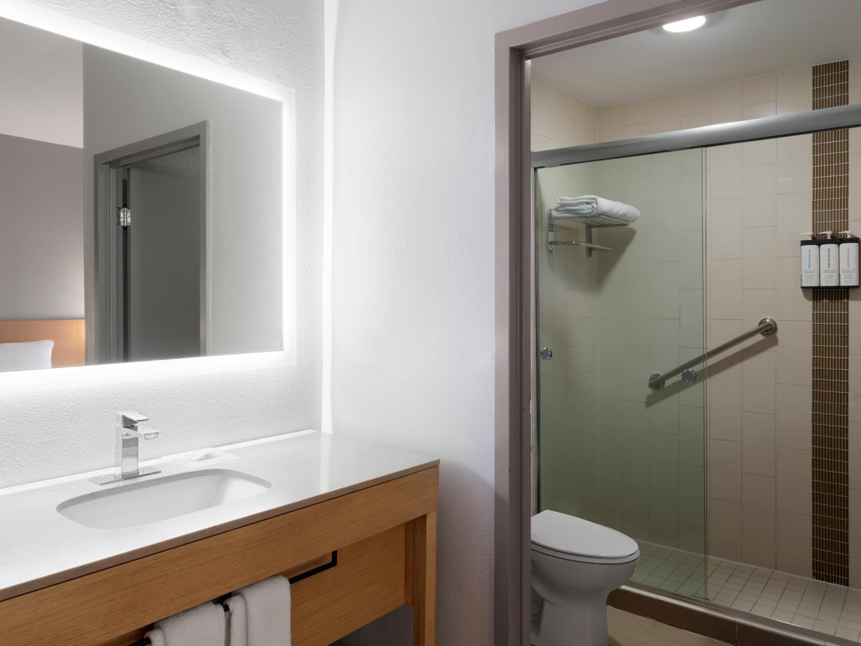 Specialty King Room - Photo 3