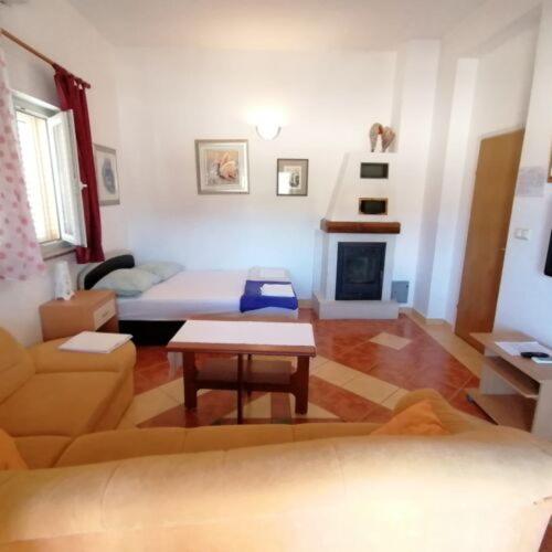 Two-Bedroom Apartment with Garden View photo 3