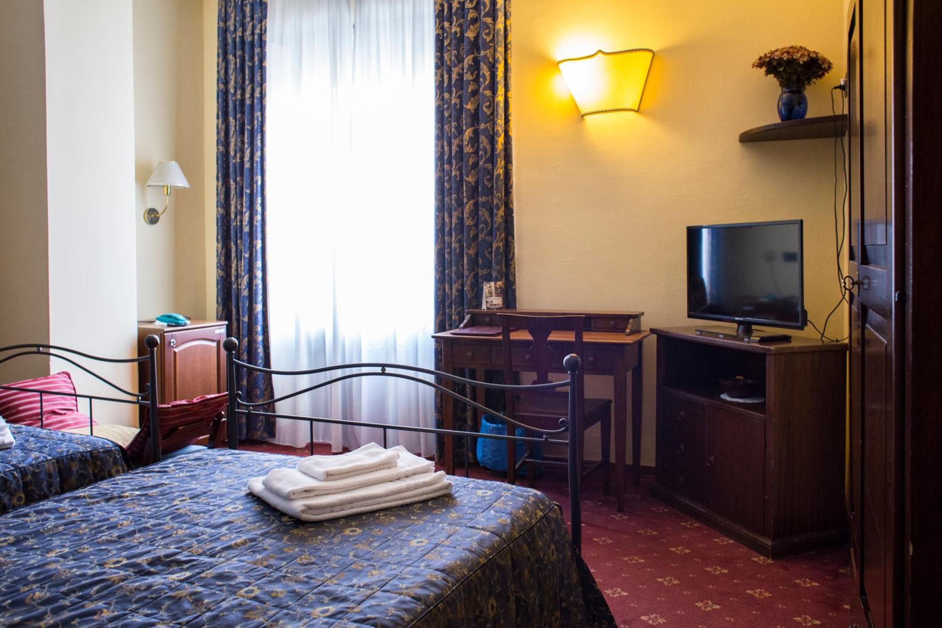 Triple Room - Photo 1