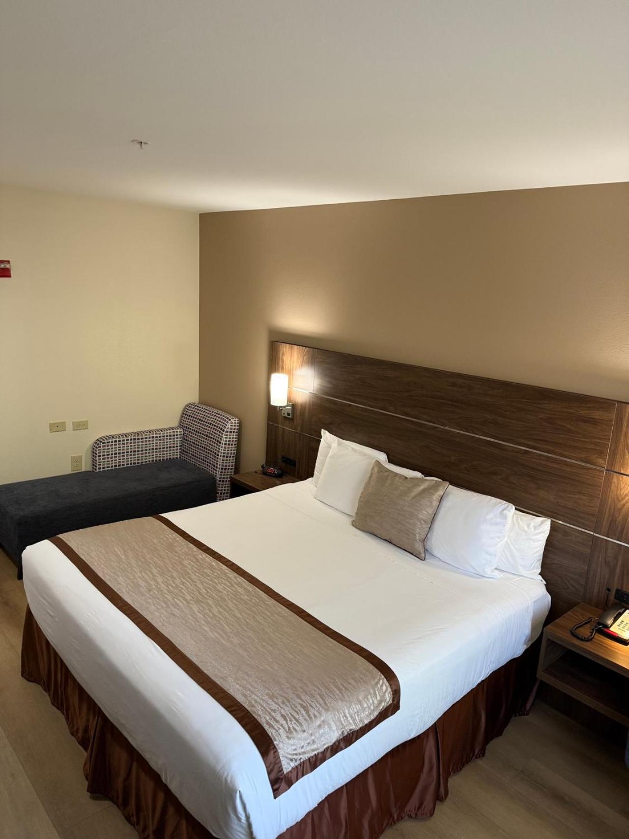 King Room - Disability Access - Photo 2