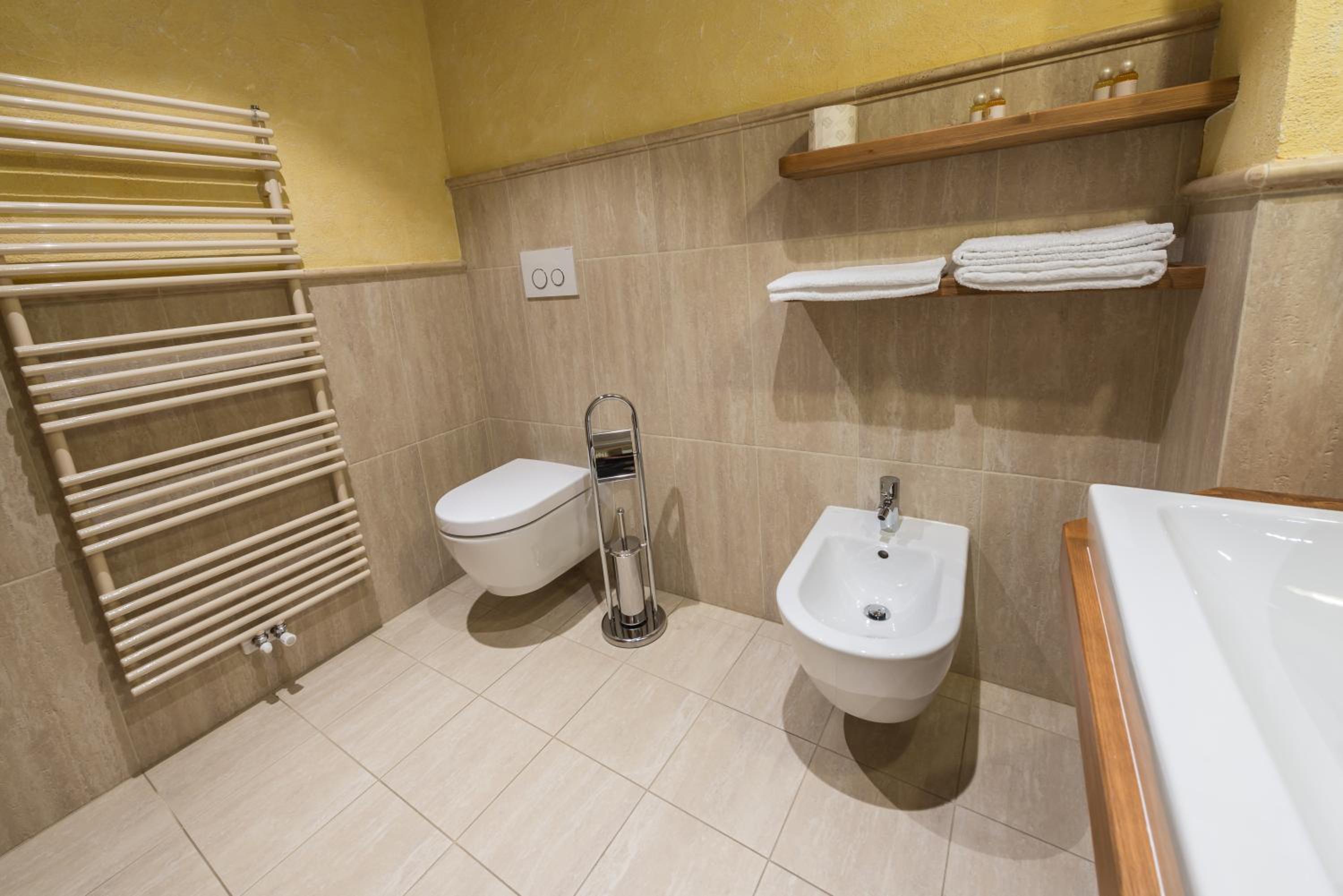 Quadruple Room - Photo 16
