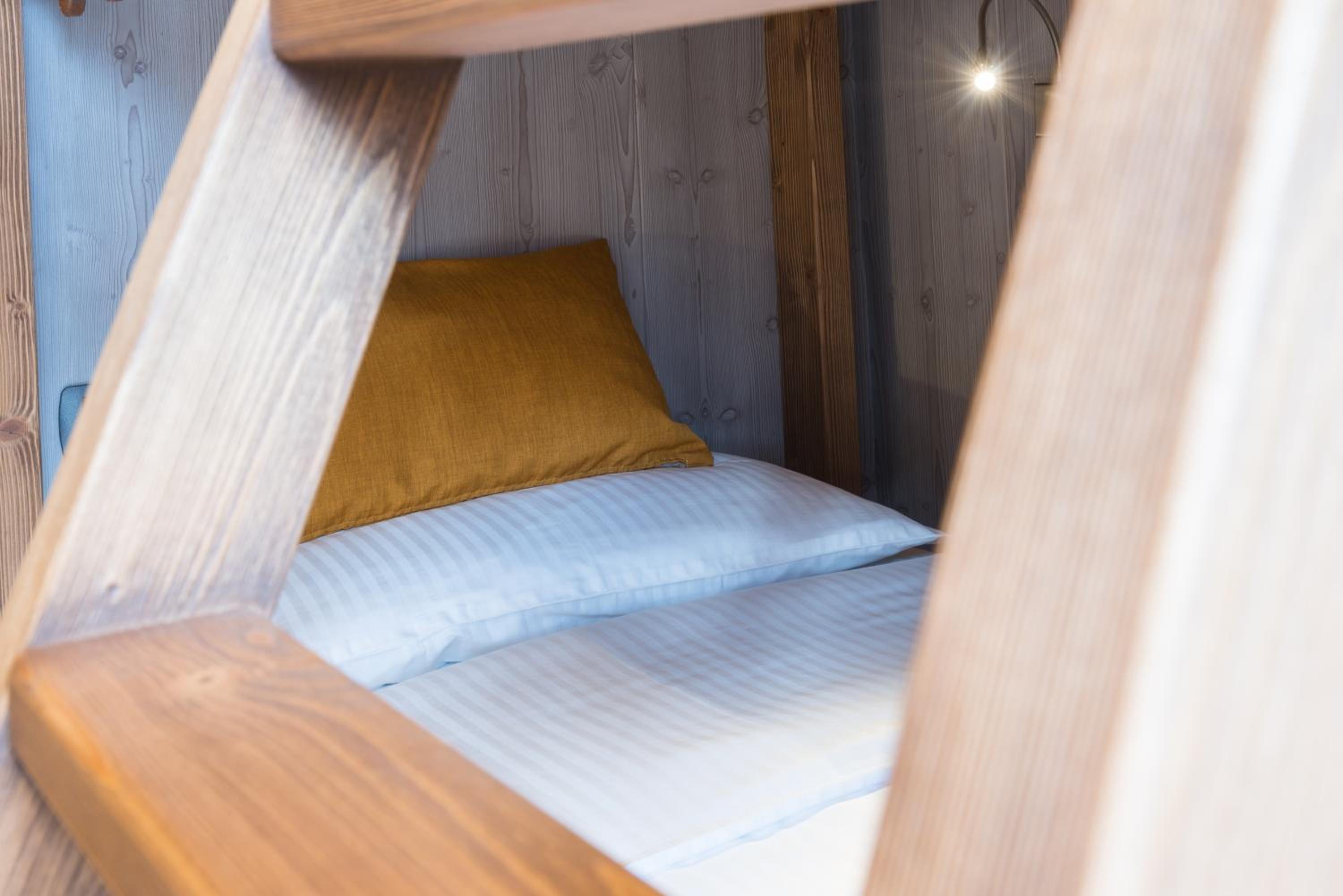 Quadruple Room - Photo 12