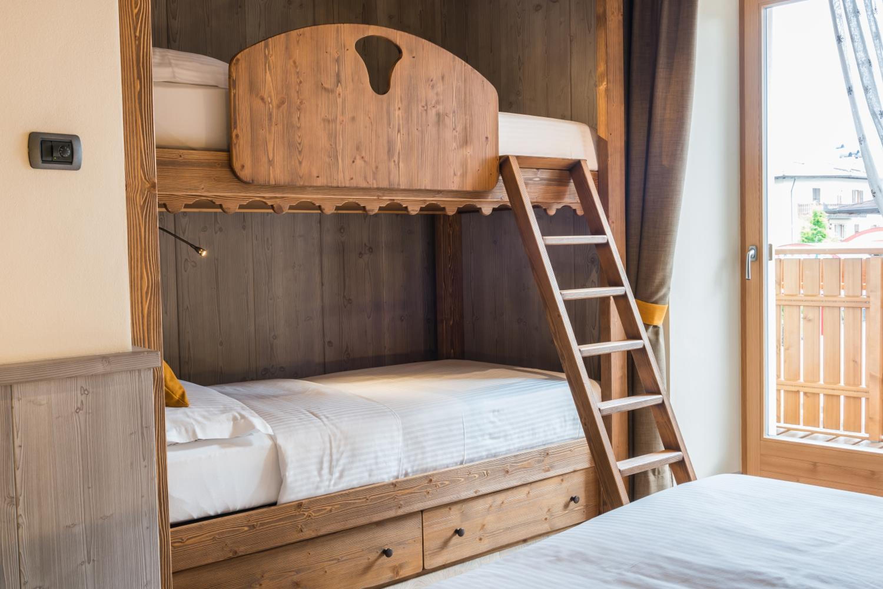 Quadruple Room - Photo 13