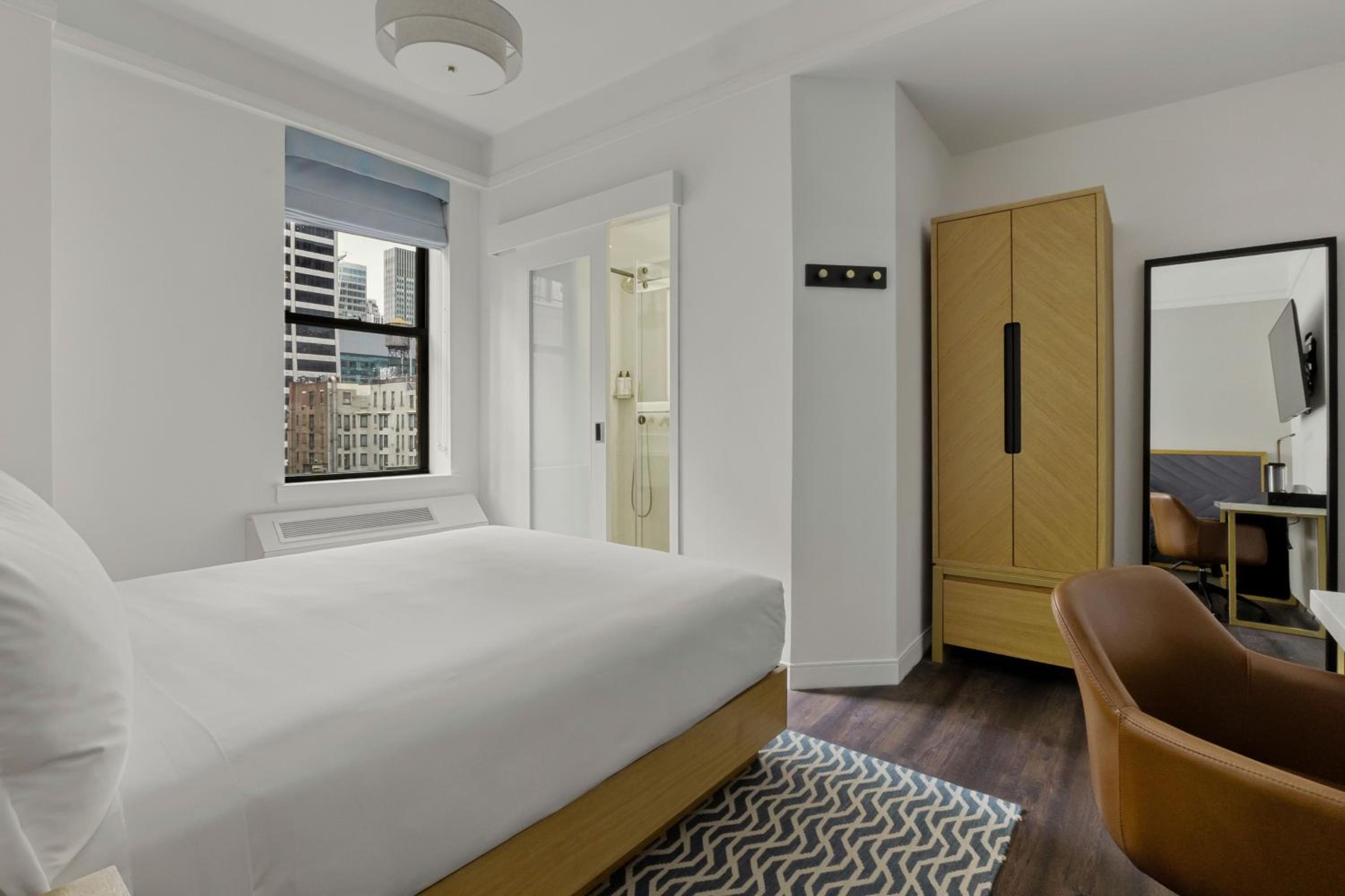 Newly Renovated Room with Queen Bed