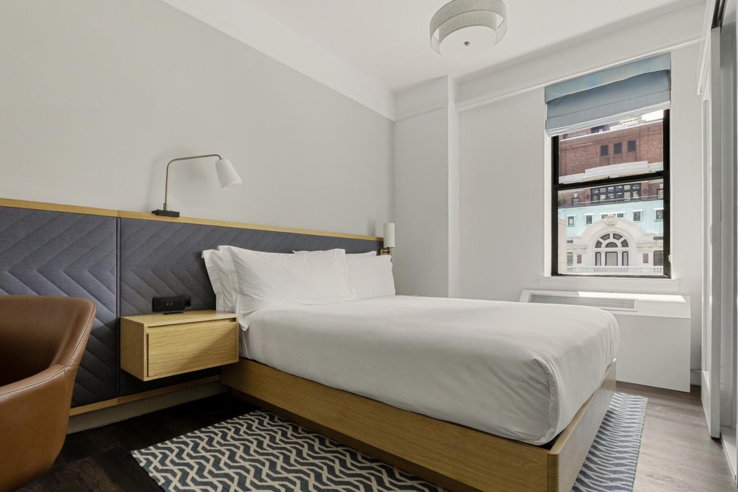 Newly Renovated Room with Queen Bed
