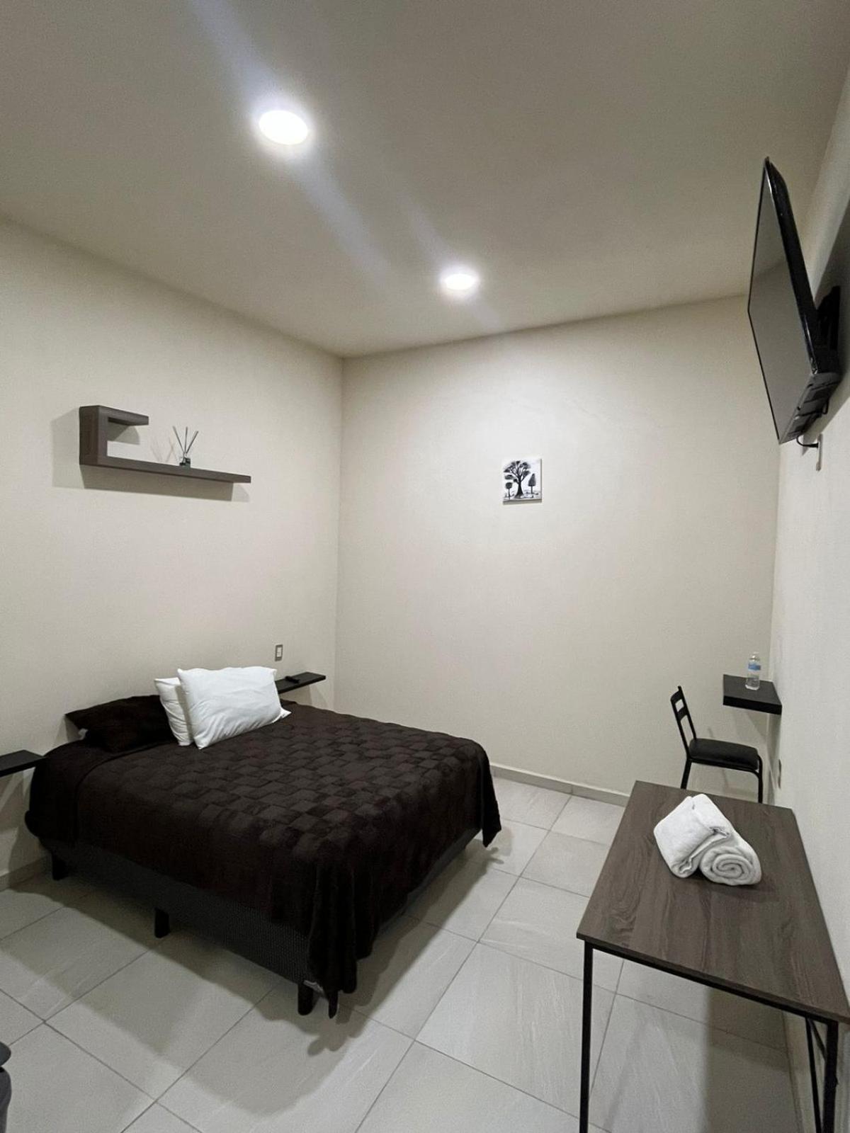 Standard Queen Room