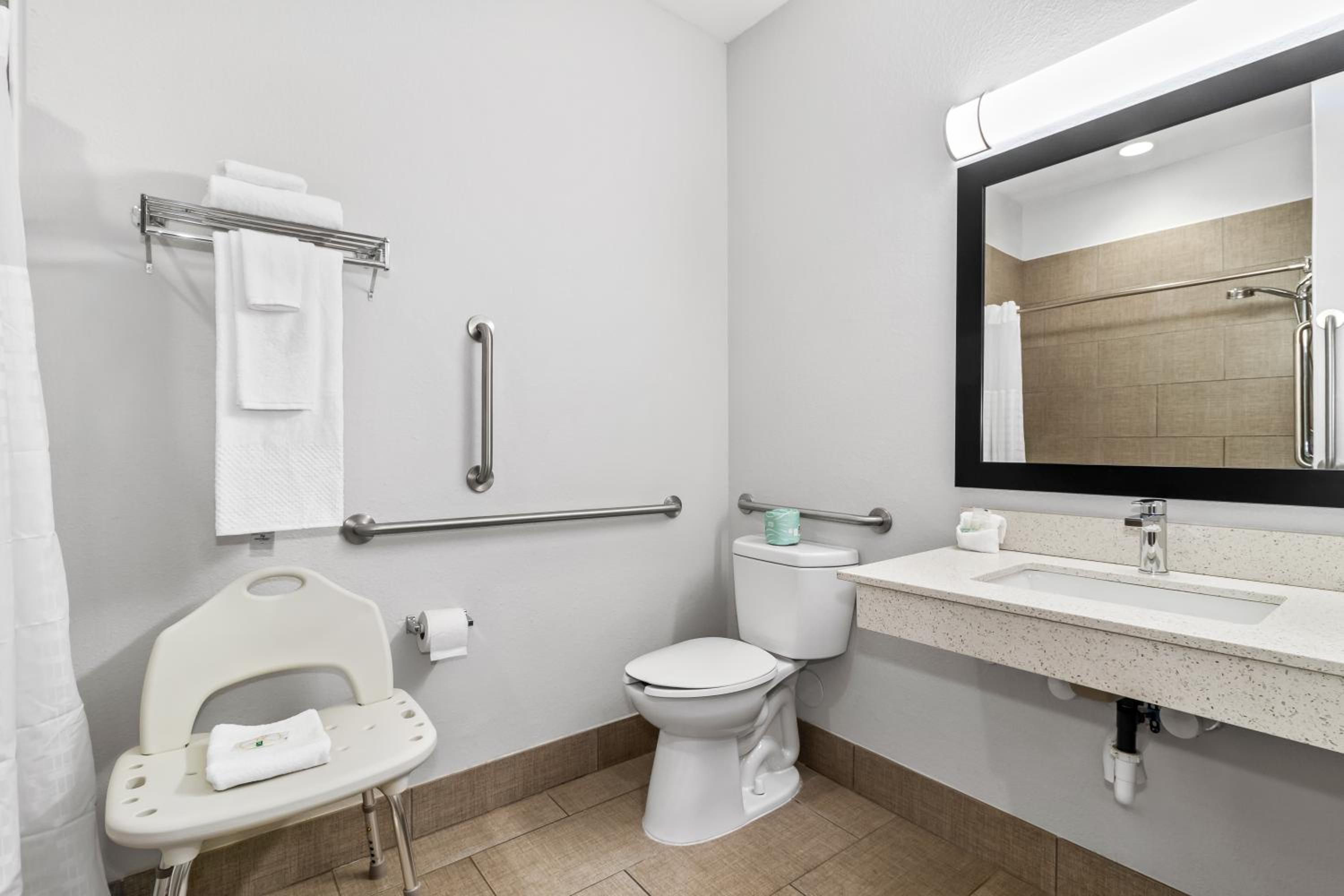 King Room - Accessible/Non-Smoking - Photo 2