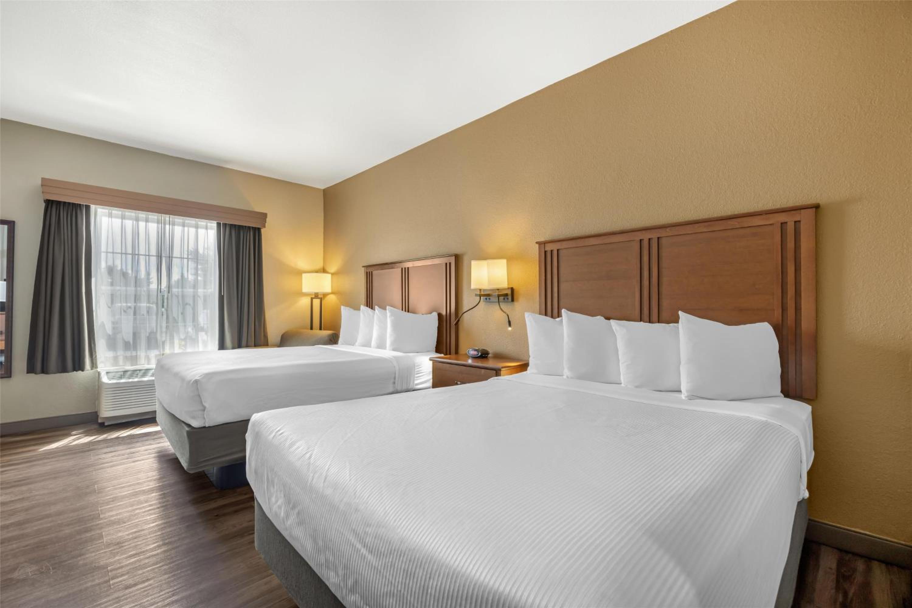 Queen Room with Two Queen Beds - Pet-Friendly/Non-Smoking