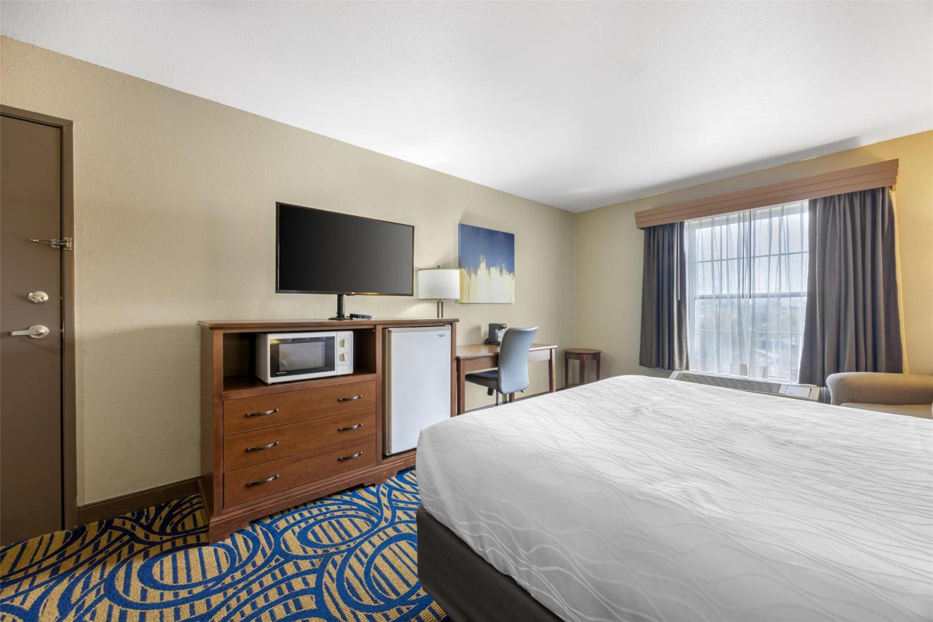 Queen Room - Disability Access Tub - Photo 2