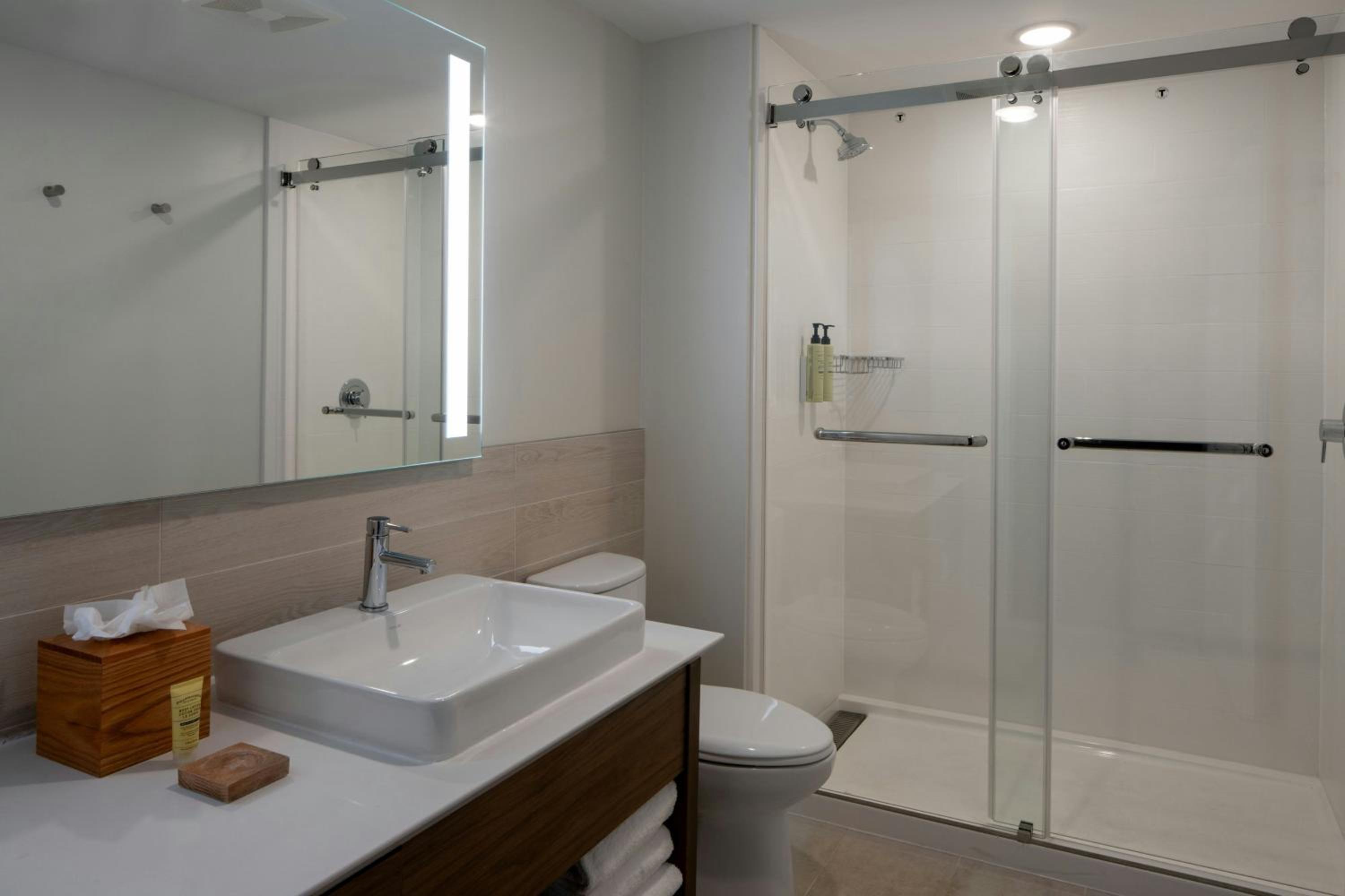 Aloft King Room - Mobility/Hearing Accessible with Tub photo 1