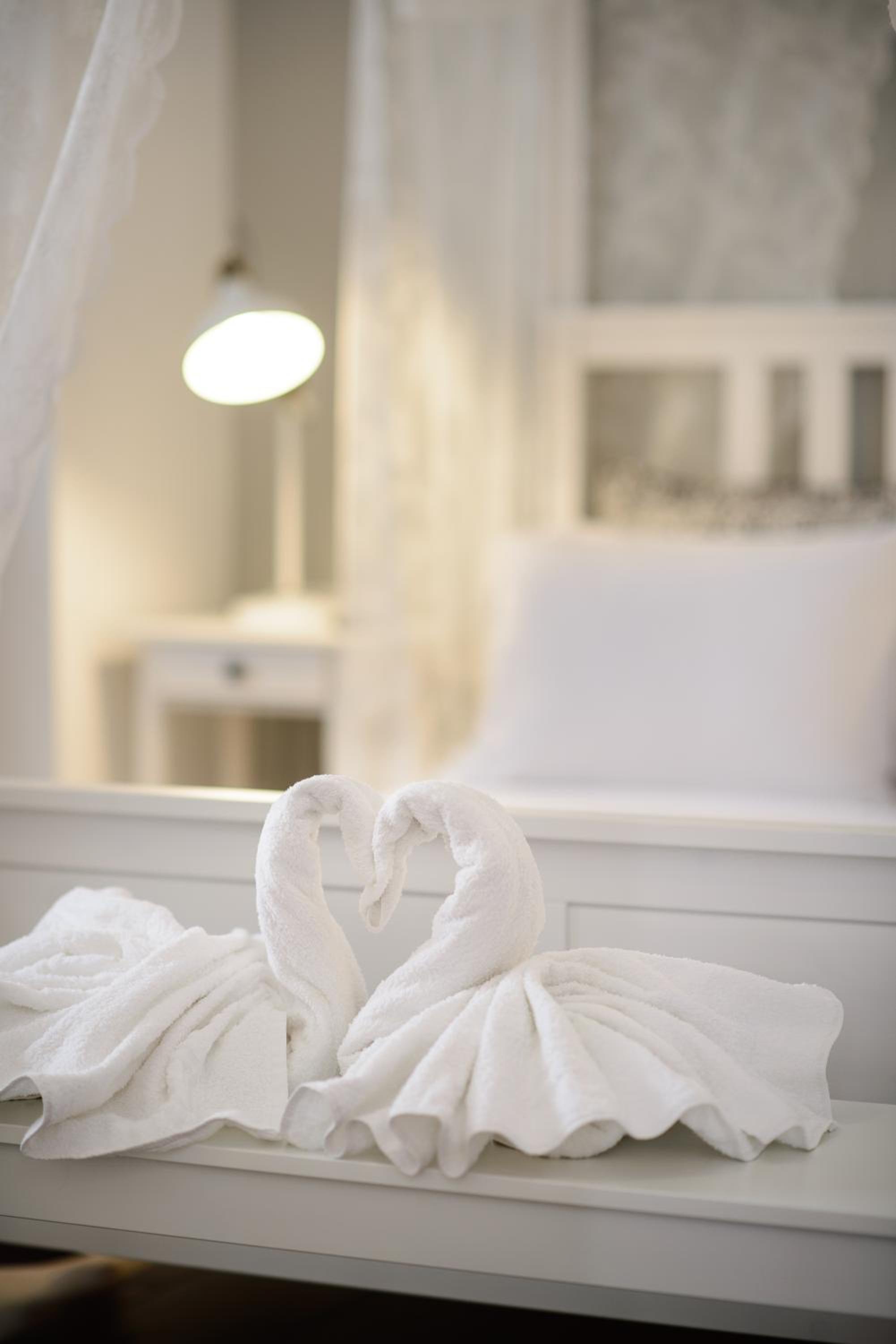 Honeymoon Suite thumbnail 5