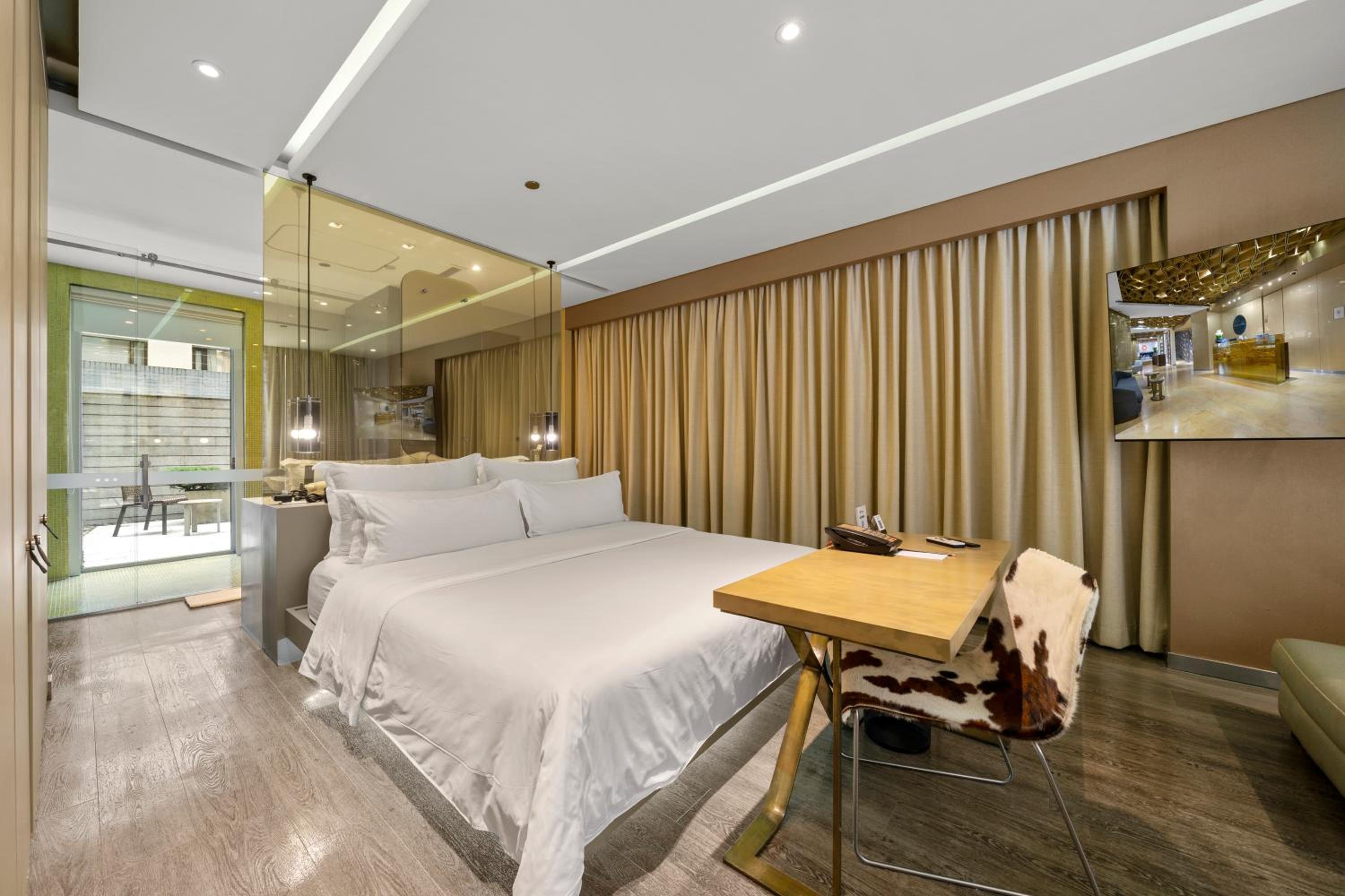 King Room with Balcony photo 3
