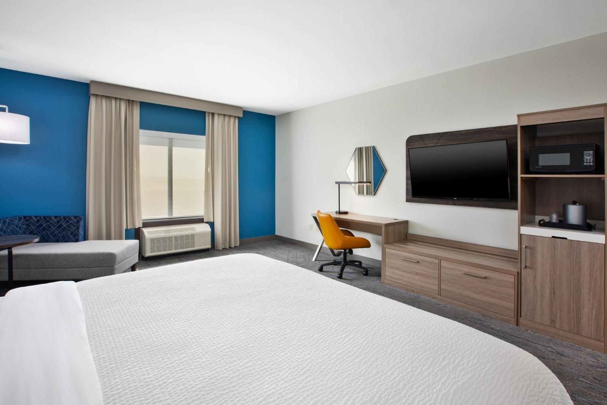 Standard King Room photo 2
